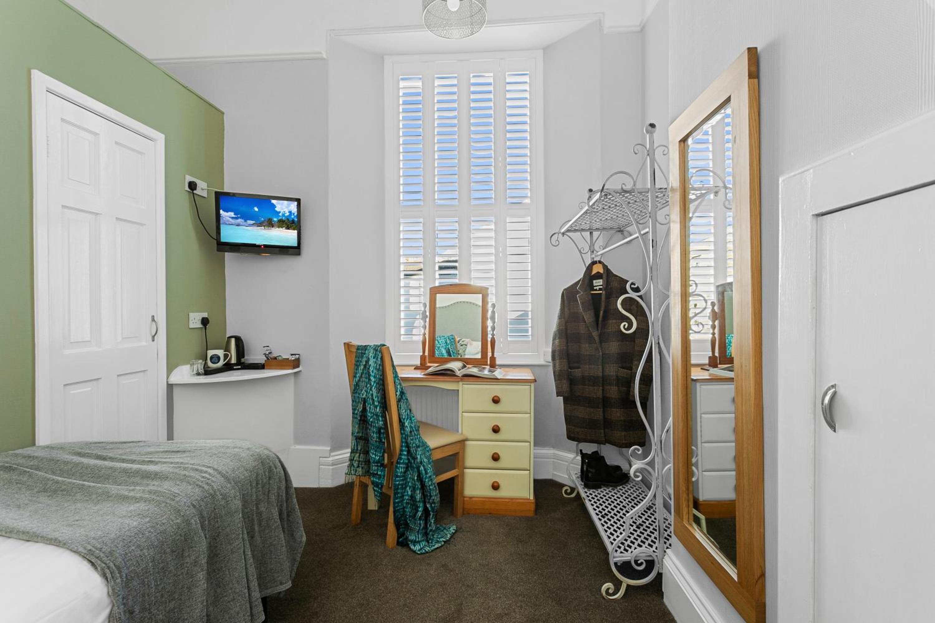 Single Room photo 2