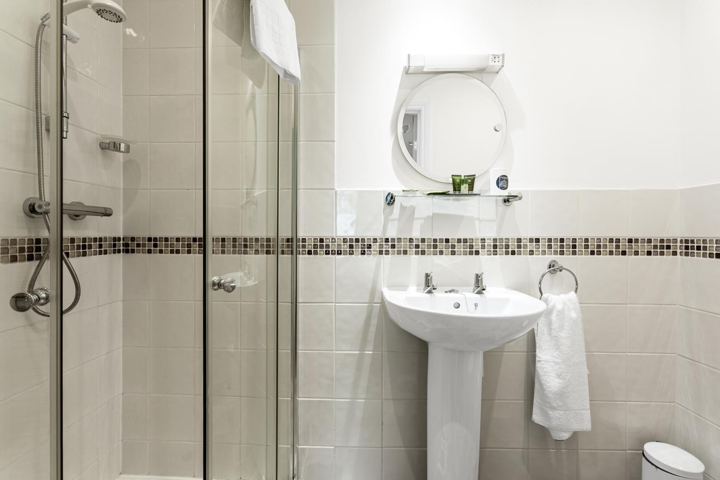Deluxe Double or Twin Room photo 3
