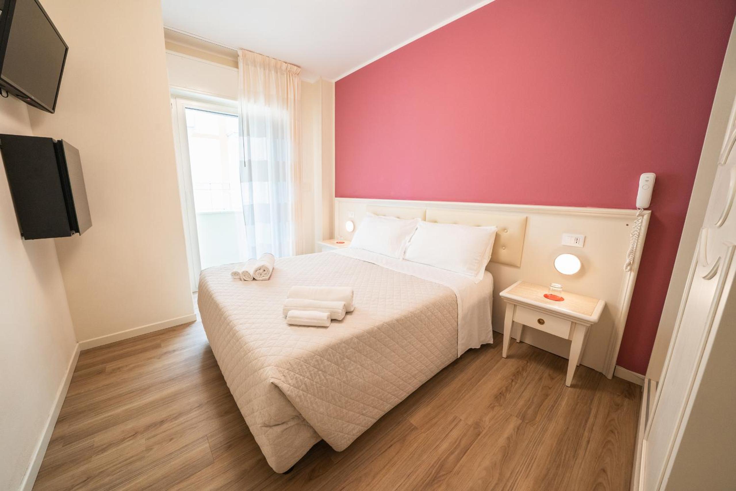 Standard Double Room - Photo 1