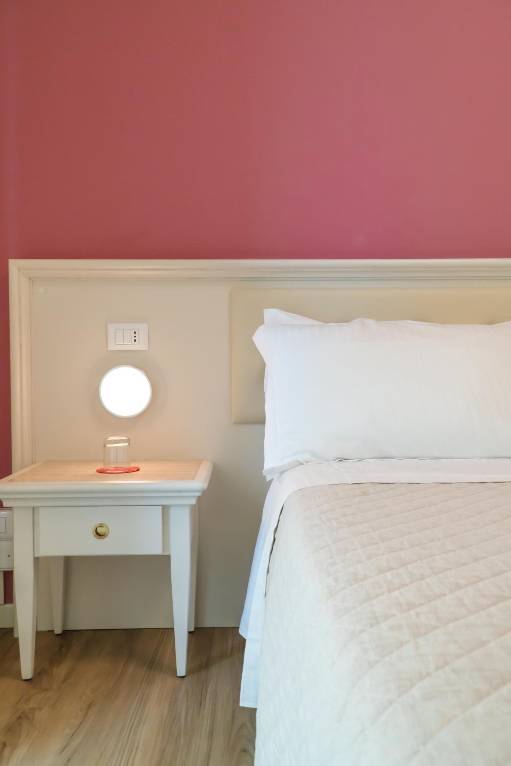 Standard Double Room - Photo 3