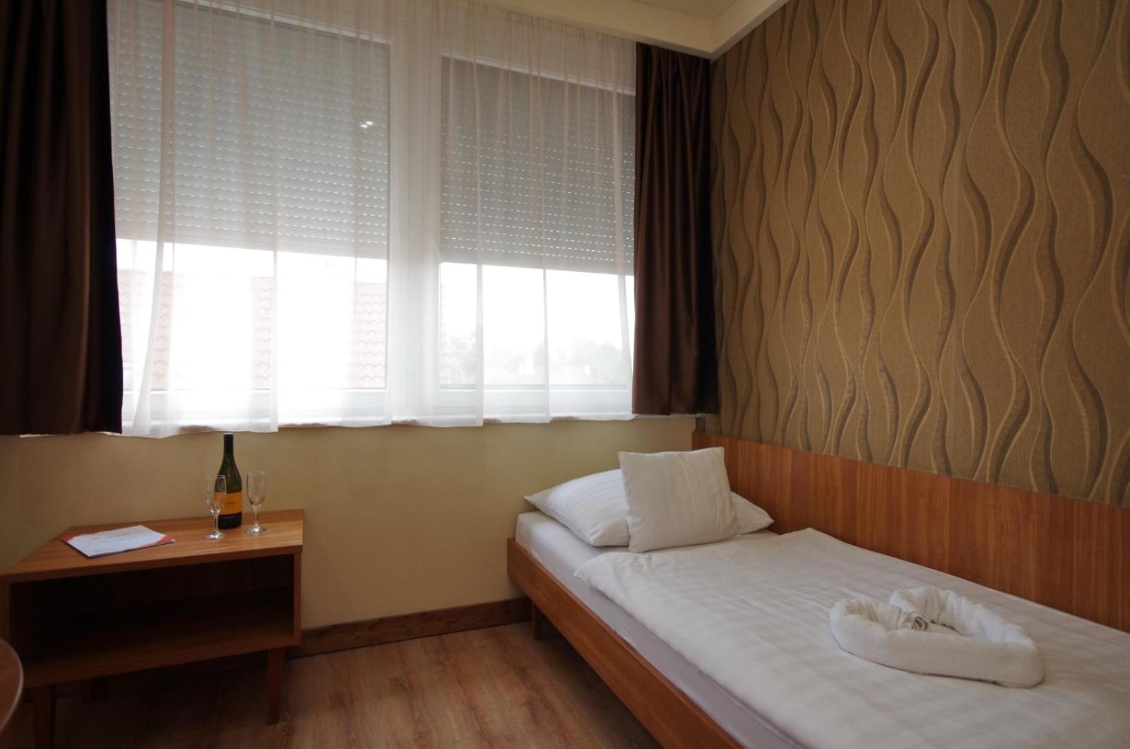 Standard Double or Twin Room photo 2