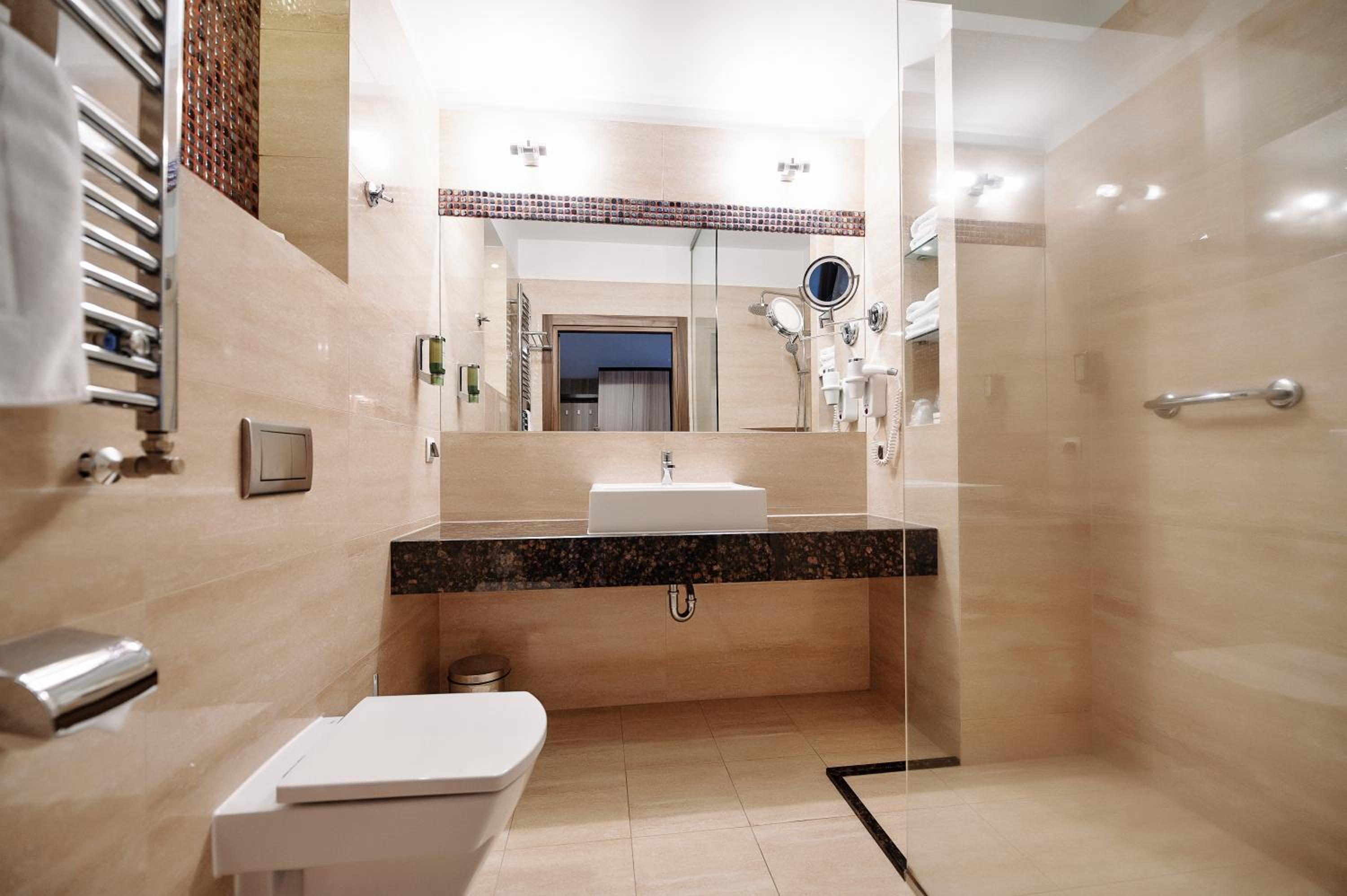 Standard Double or Twin Room - Photo 6