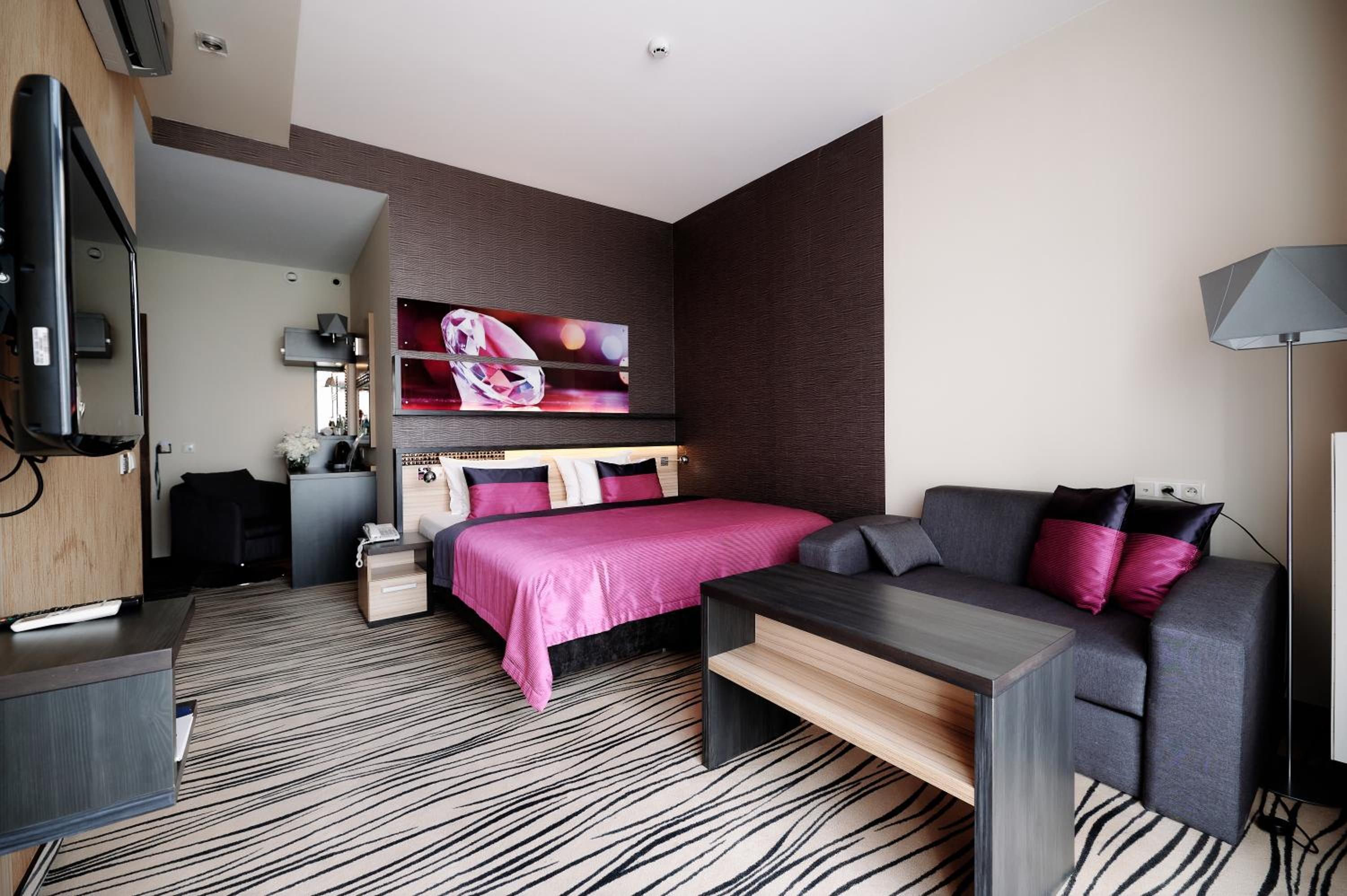 Standard Double or Twin Room - Photo 4