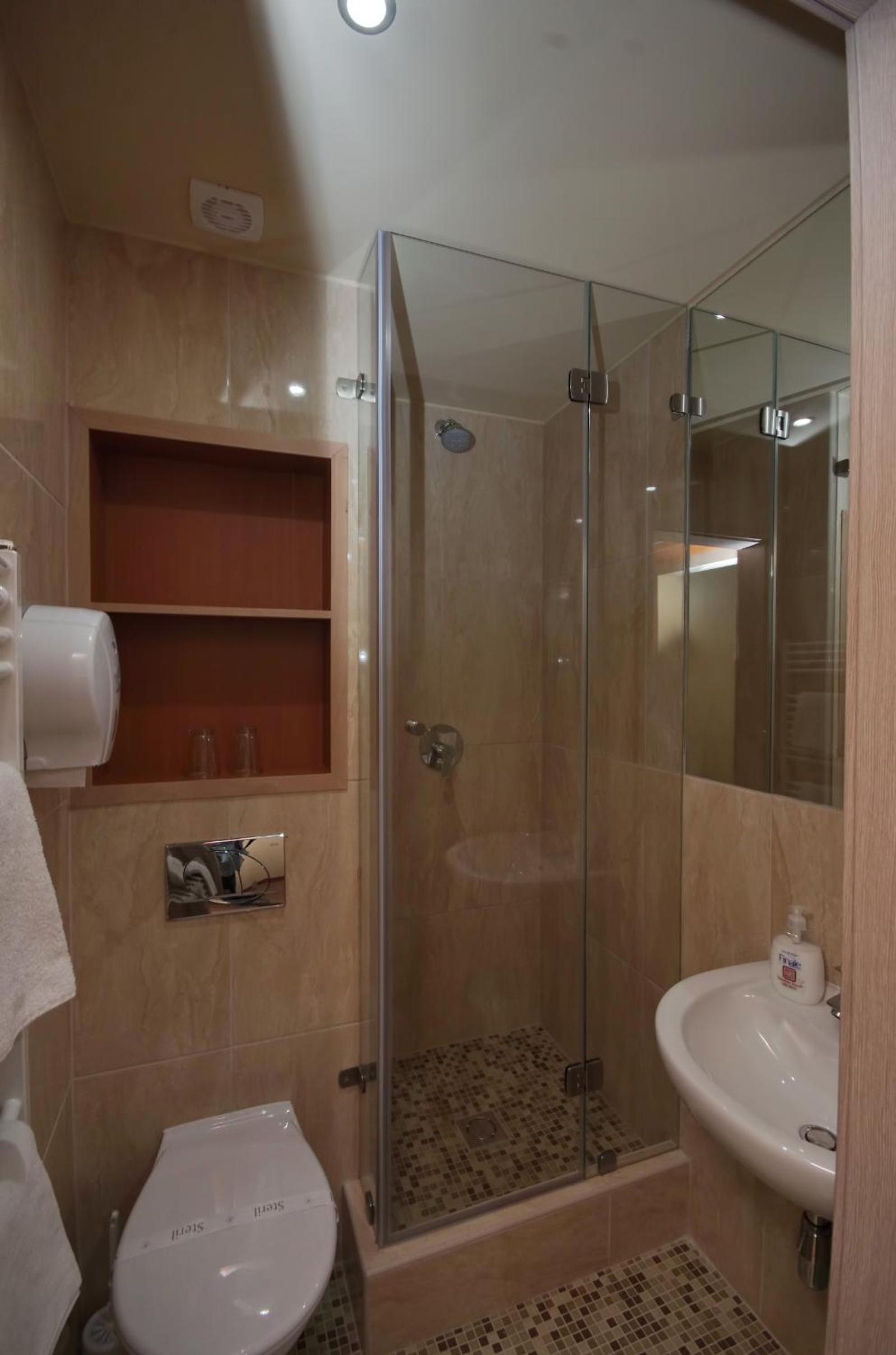 Standard Double Room - Photo 6
