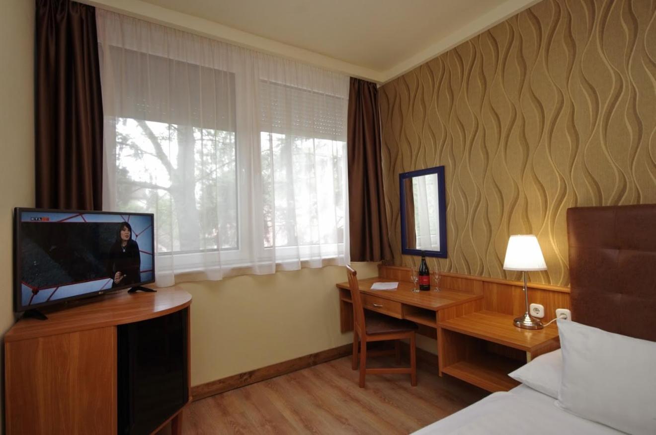 Standard Double Room - Photo 5