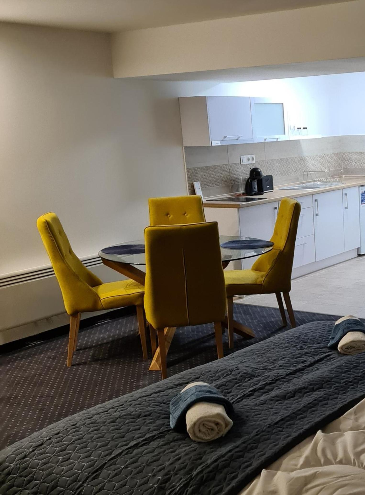 One-Bedroom Apartment - Photo 7