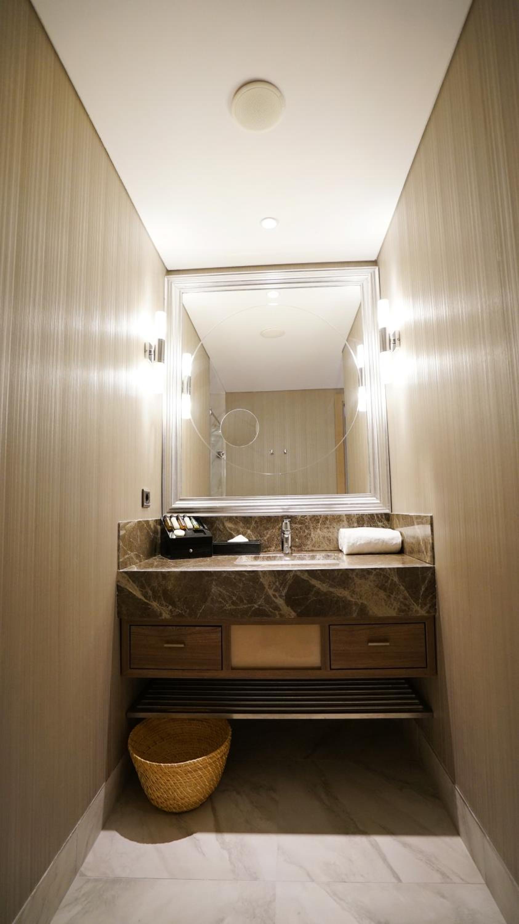 Premium Twin Room photo 3