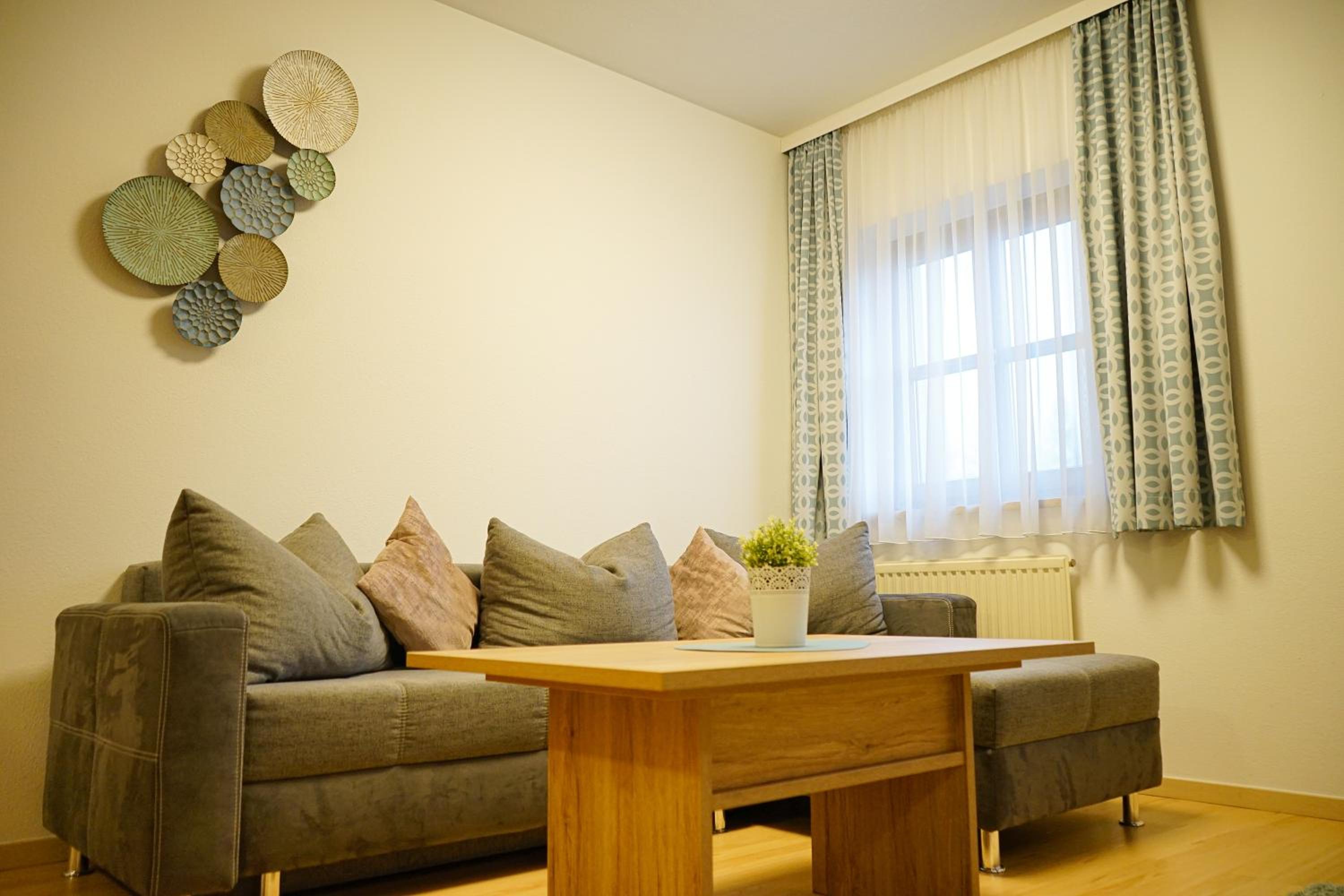 One-Bedroom Apartment - Photo 3