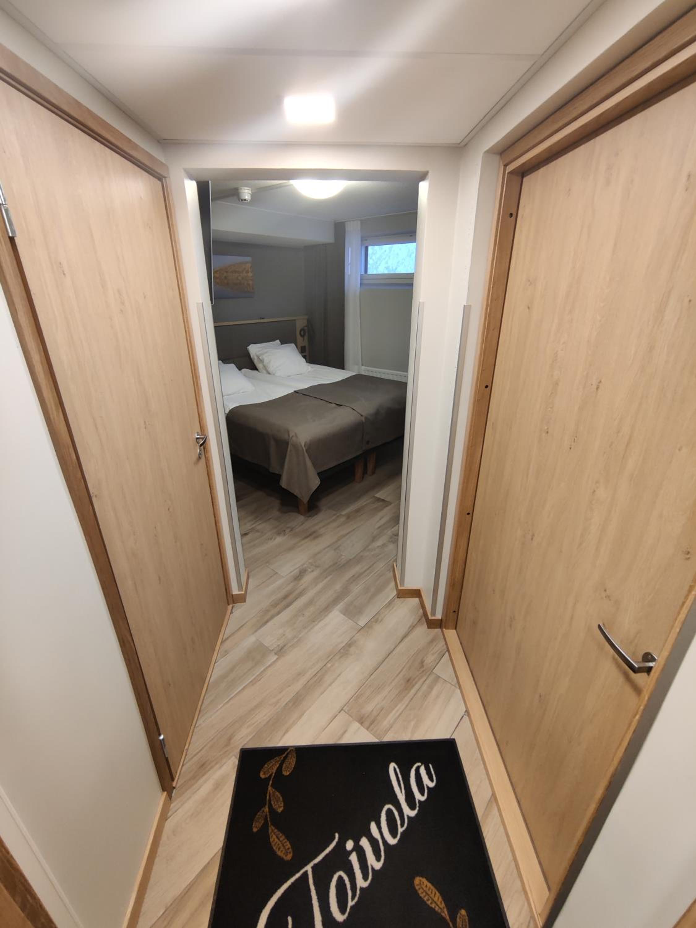 Budget Twin Room - Photo 13