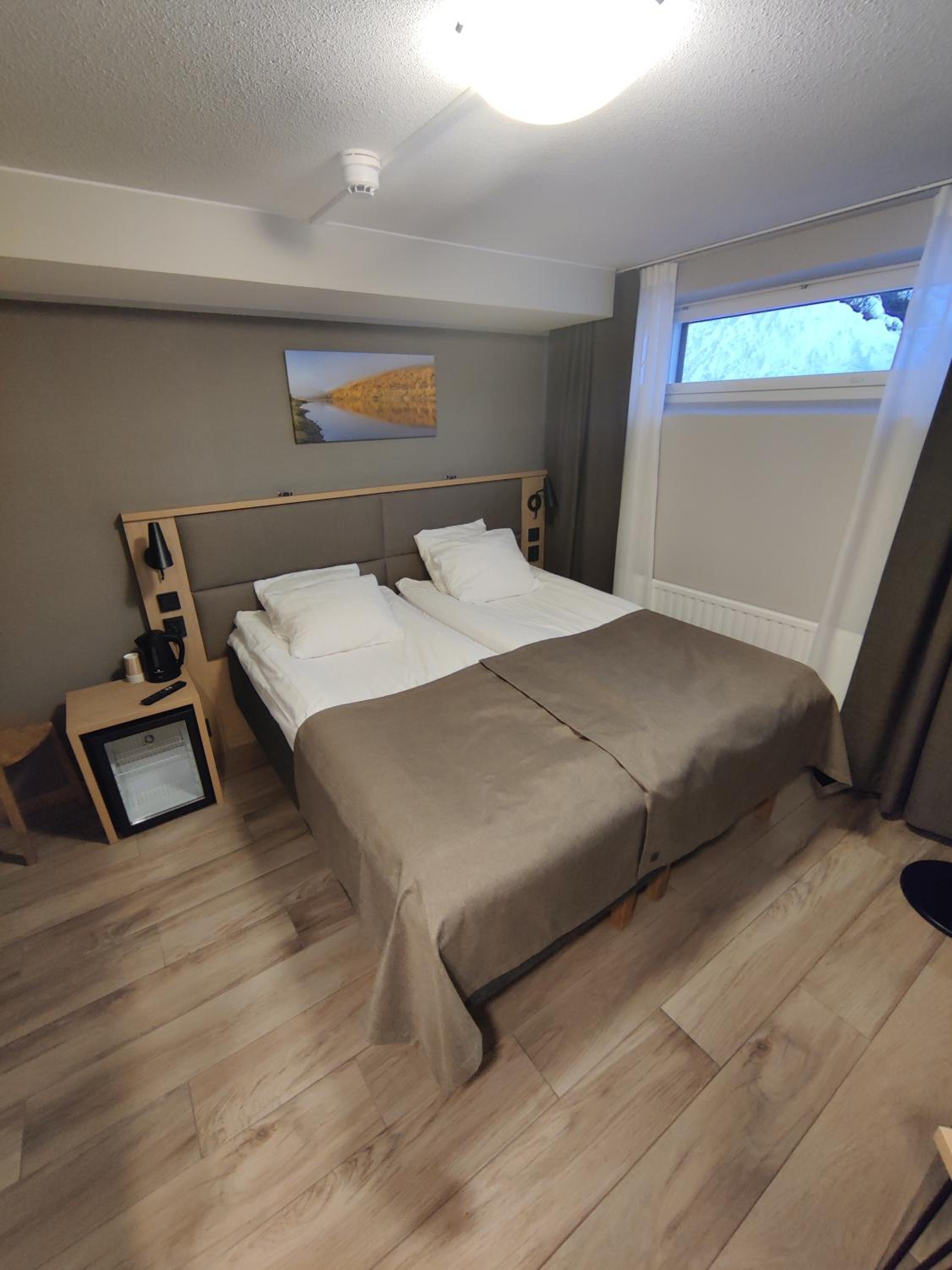 Budget Twin Room - Photo 10