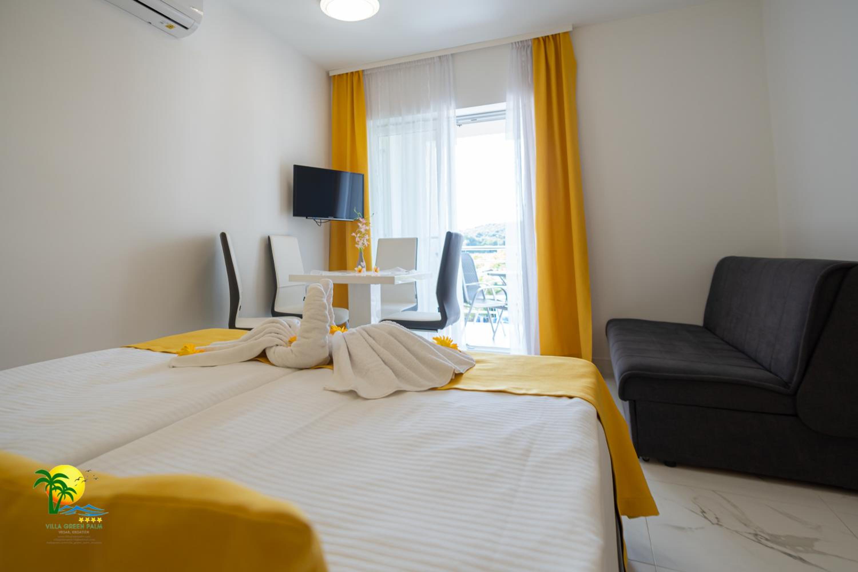 Studio Apartment photo 2