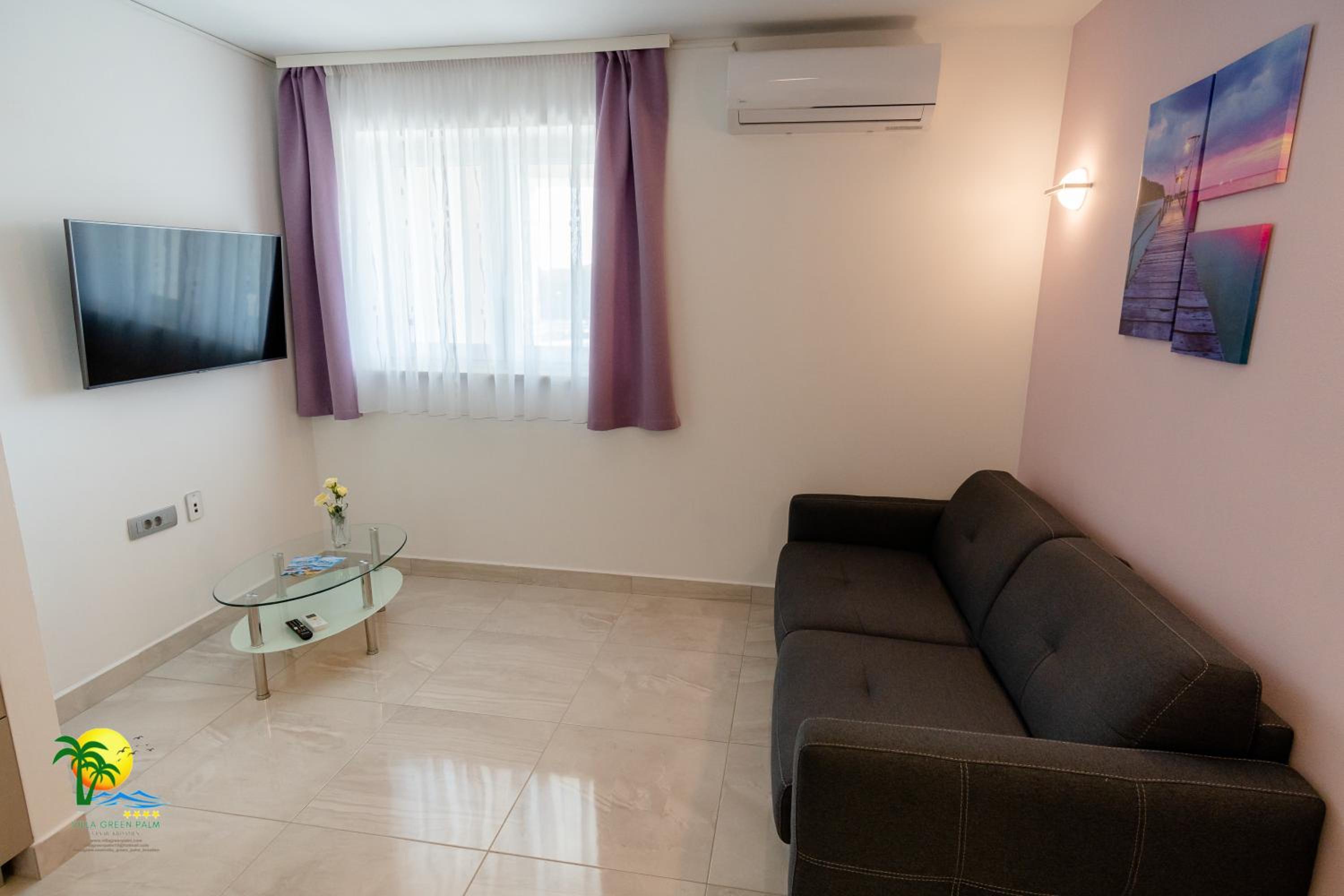 One-Bedroom Apartment photo 3