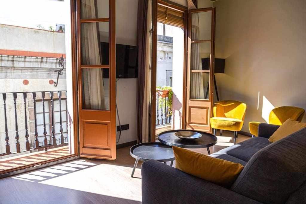 Apartamento de dos habitaciones con balcón