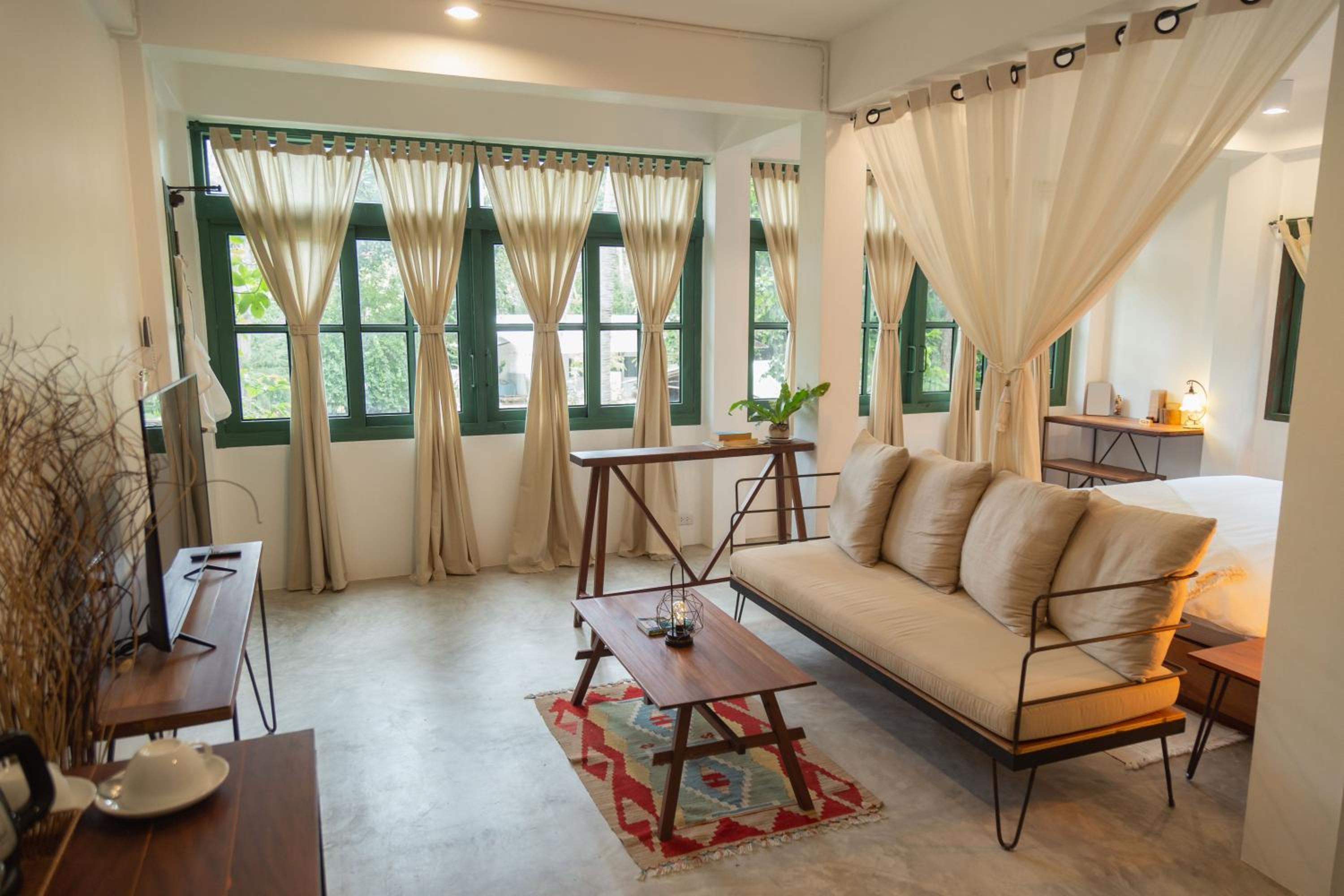 Studio with Balcony - Photo 24