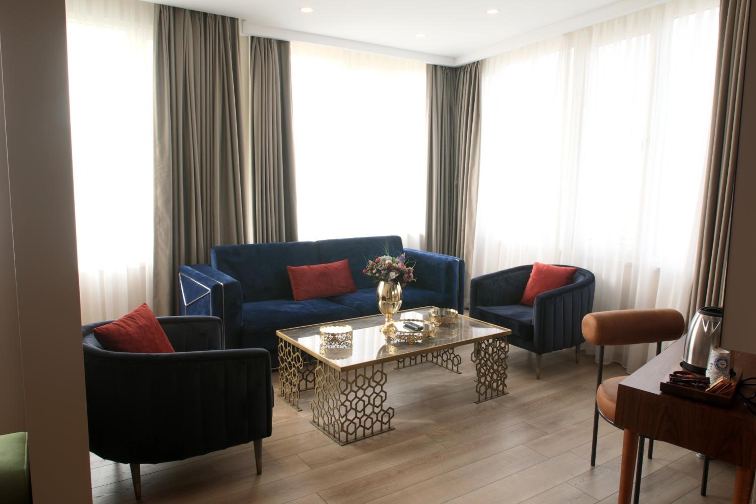 King Suite with Sea View photo 2