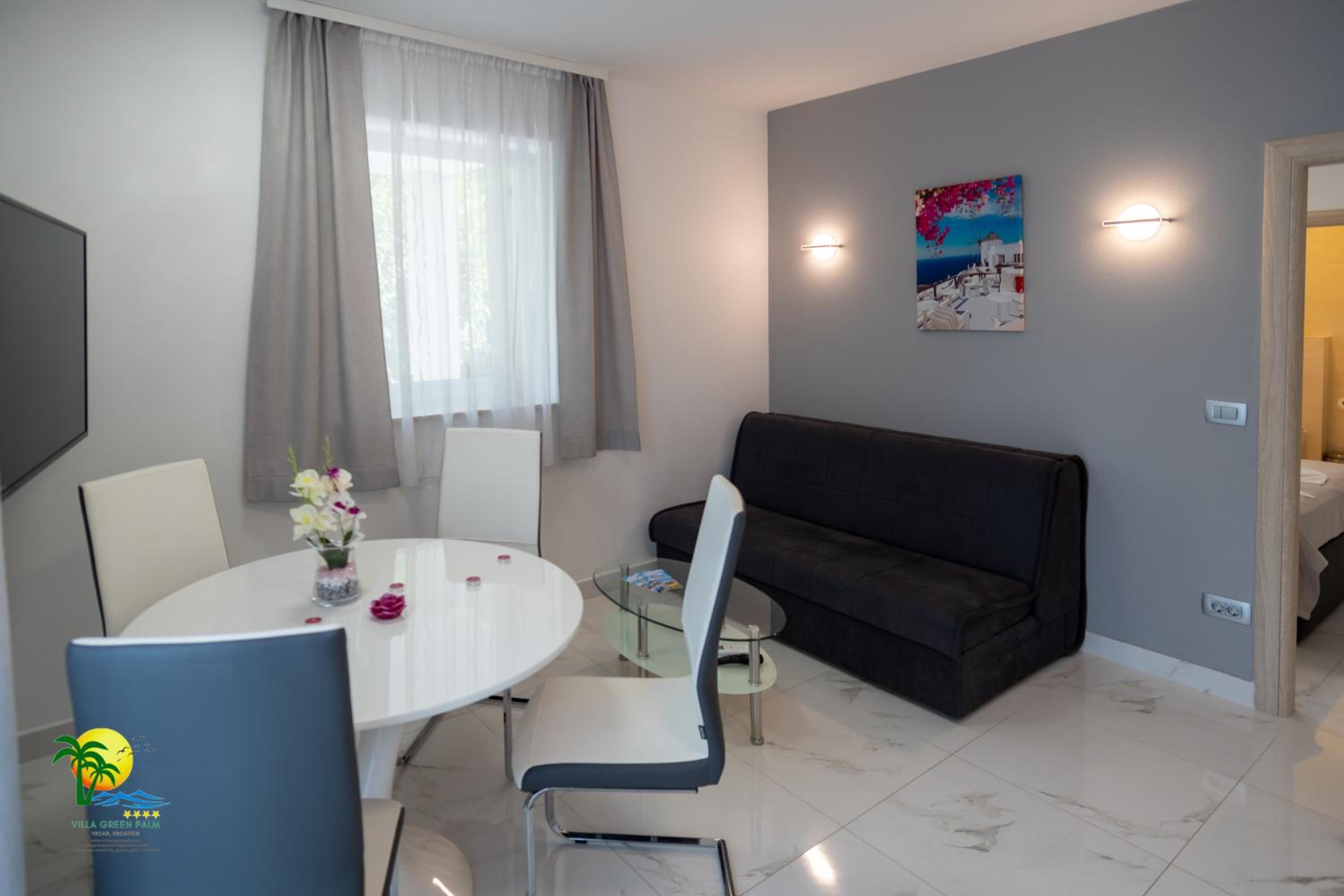 Apartment with Terrace photo 3