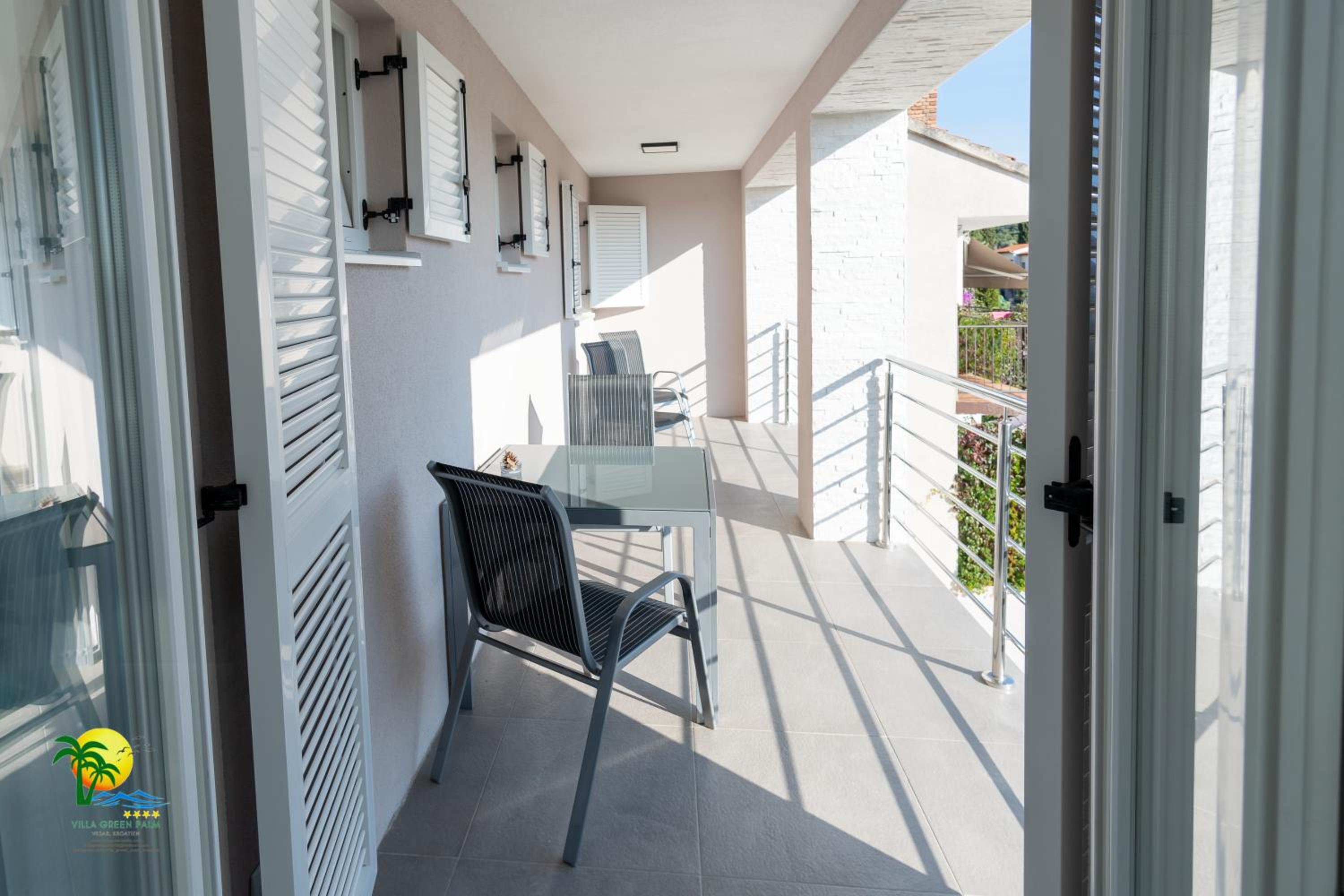 Studio Apartment with Sea View photo 3