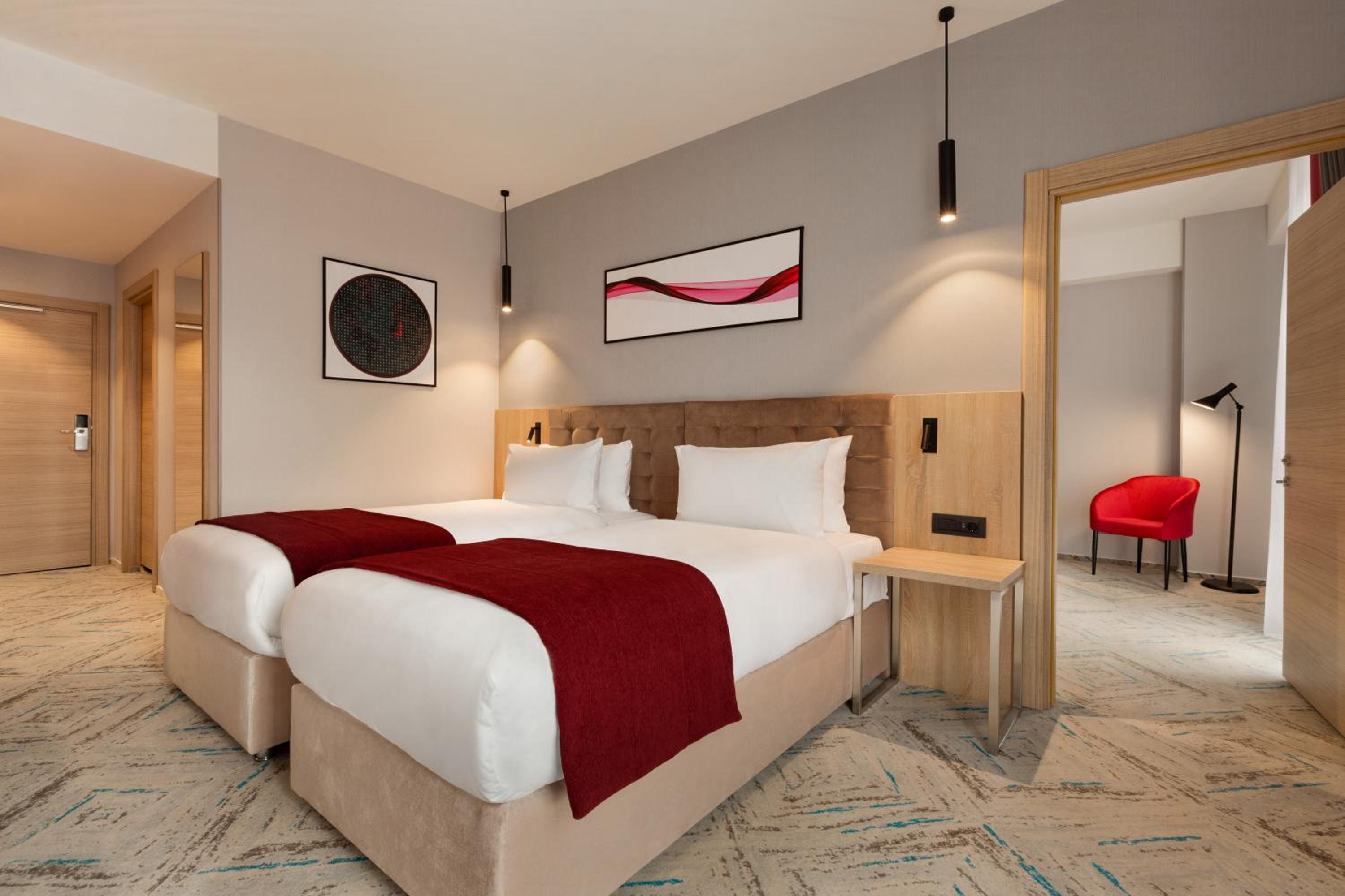 Twin Room - Non-Smoking - Photo 2