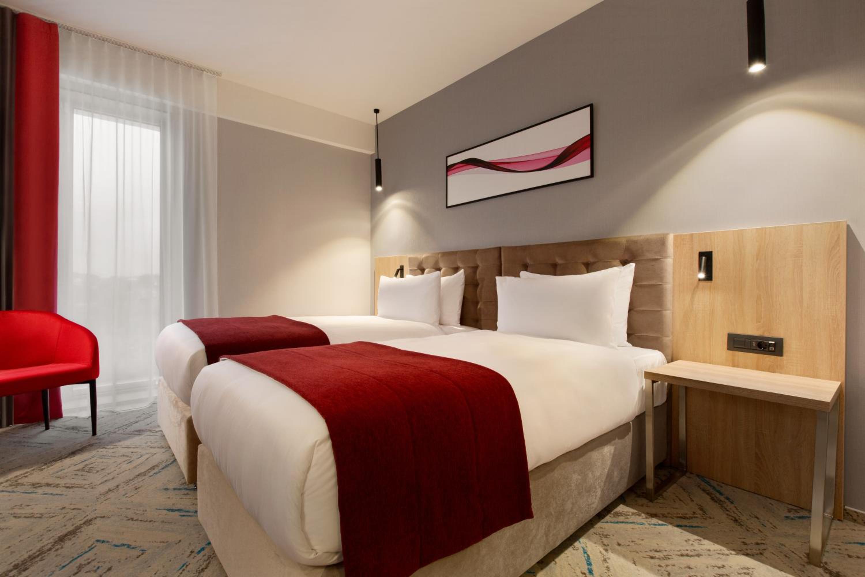 Twin Room - Non-Smoking - Photo 1