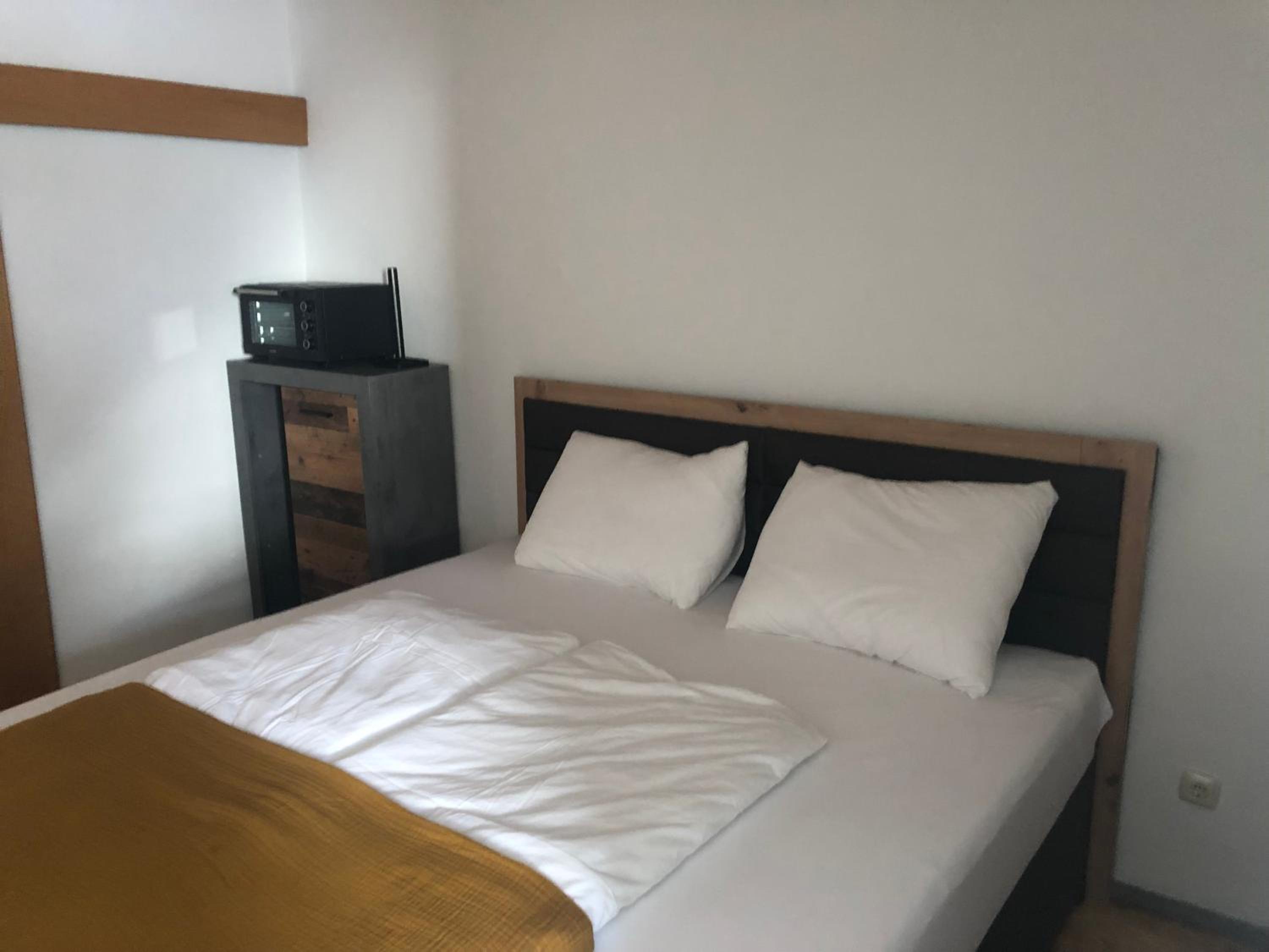 Deluxe Double Room with Shower - Photo 1