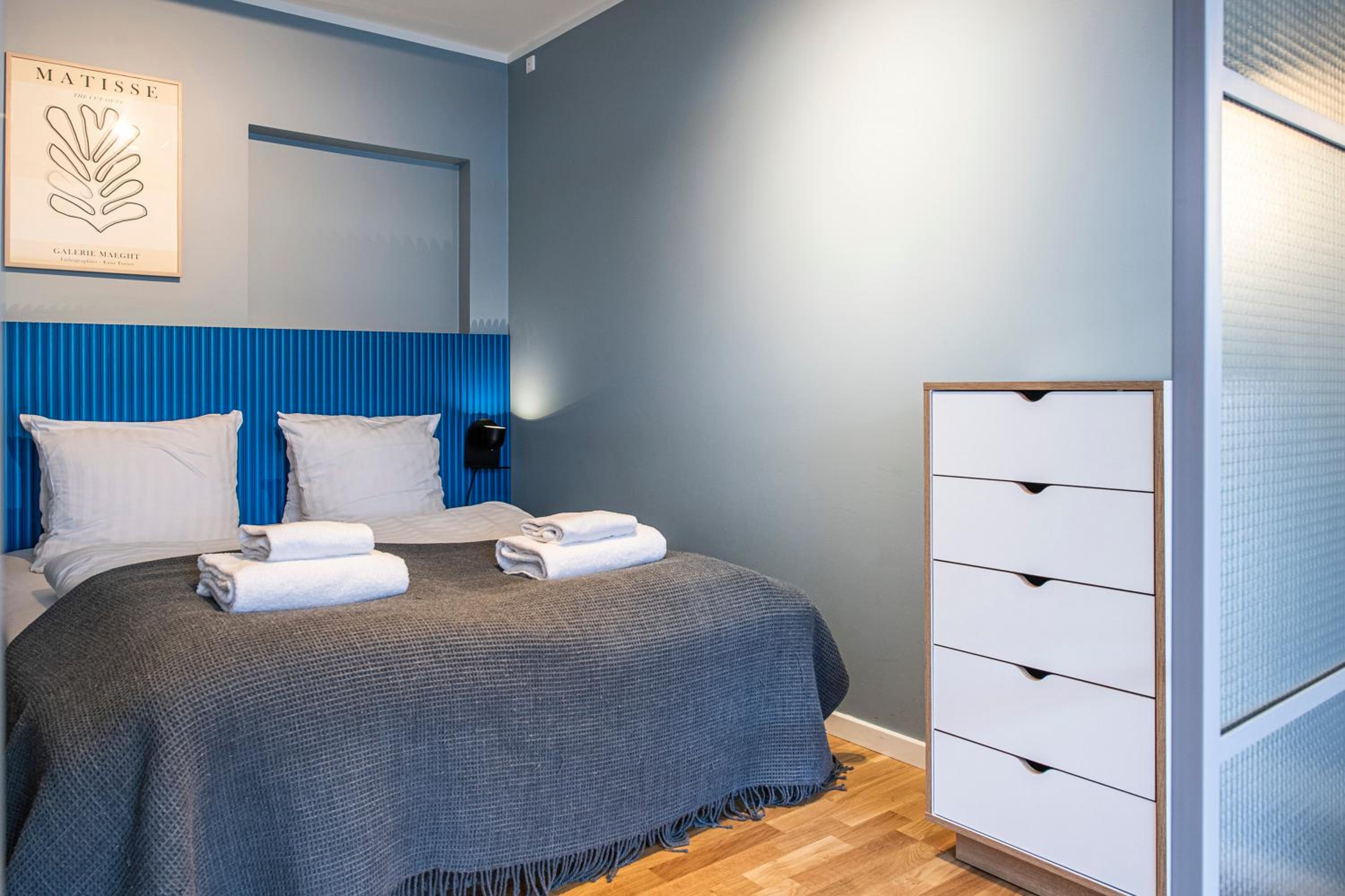 One-Bedroom Apartment - Photo 14