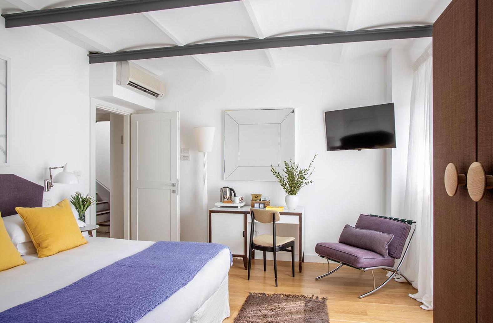 Deluxe Double Room with Balcony photo 3