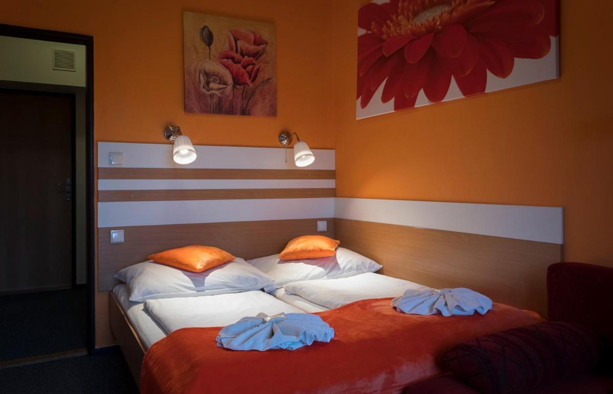 Deluxe Room (2 Adults + 1 Child) photo 1