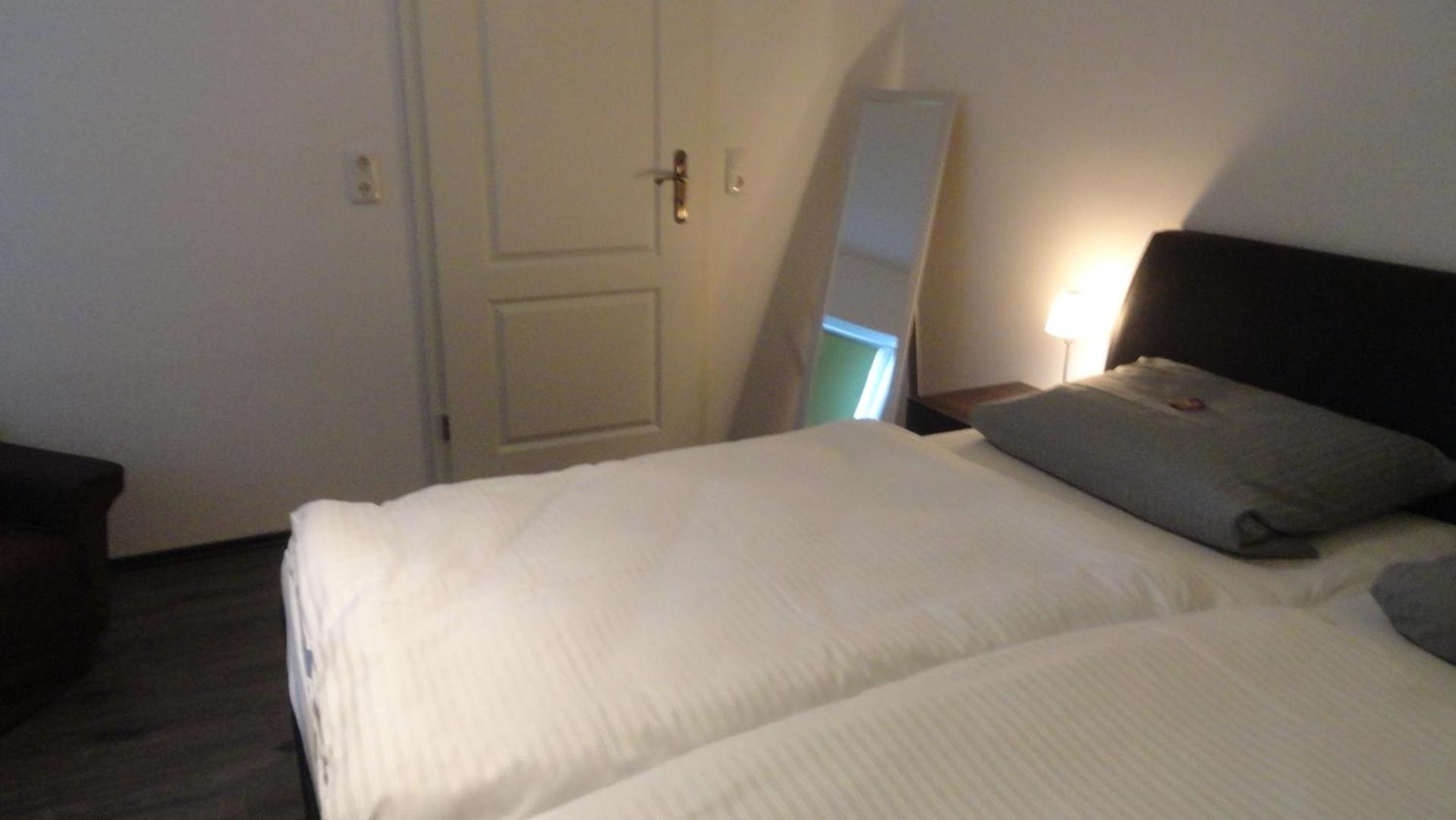 Apartment photo 2