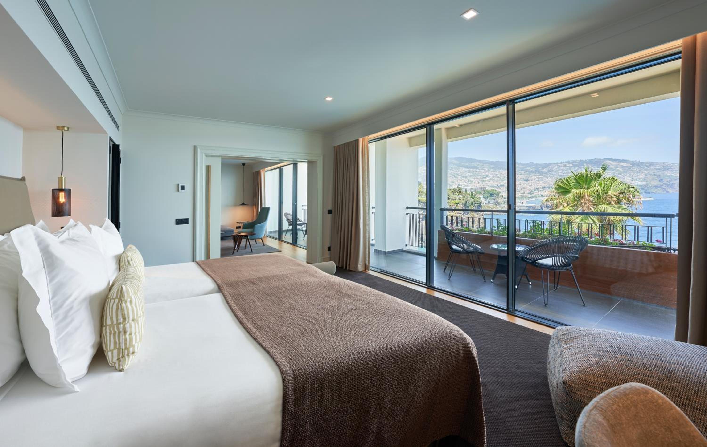 Suite with Sea View - Photo 4