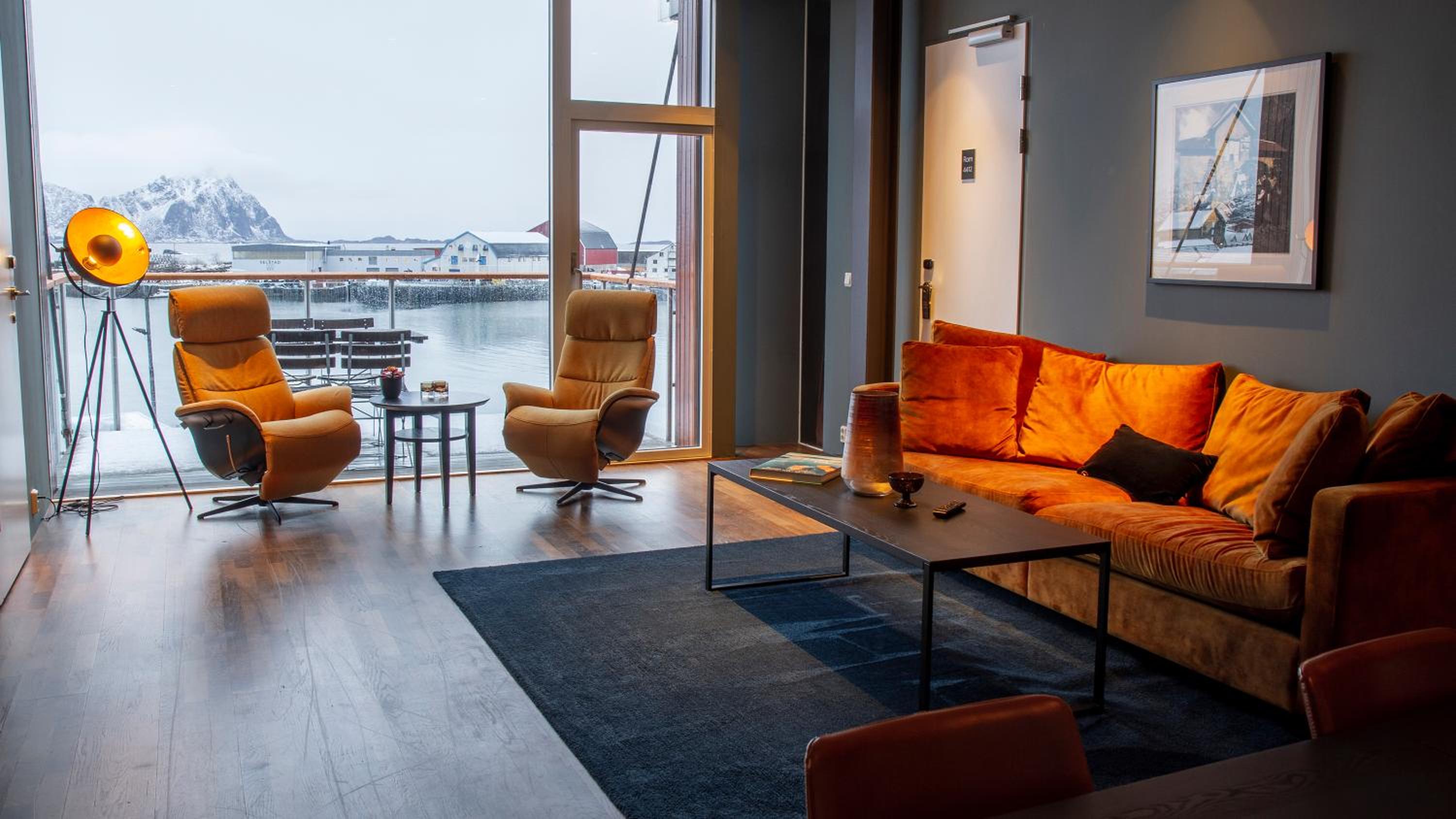 Two-Bedroom Deluxe Apartment with Ocean View - Photo 5