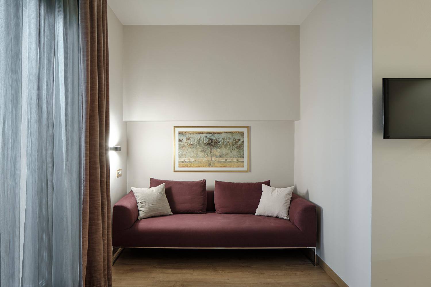 Deluxe Double Room with River View and Balcony - Photo 5
