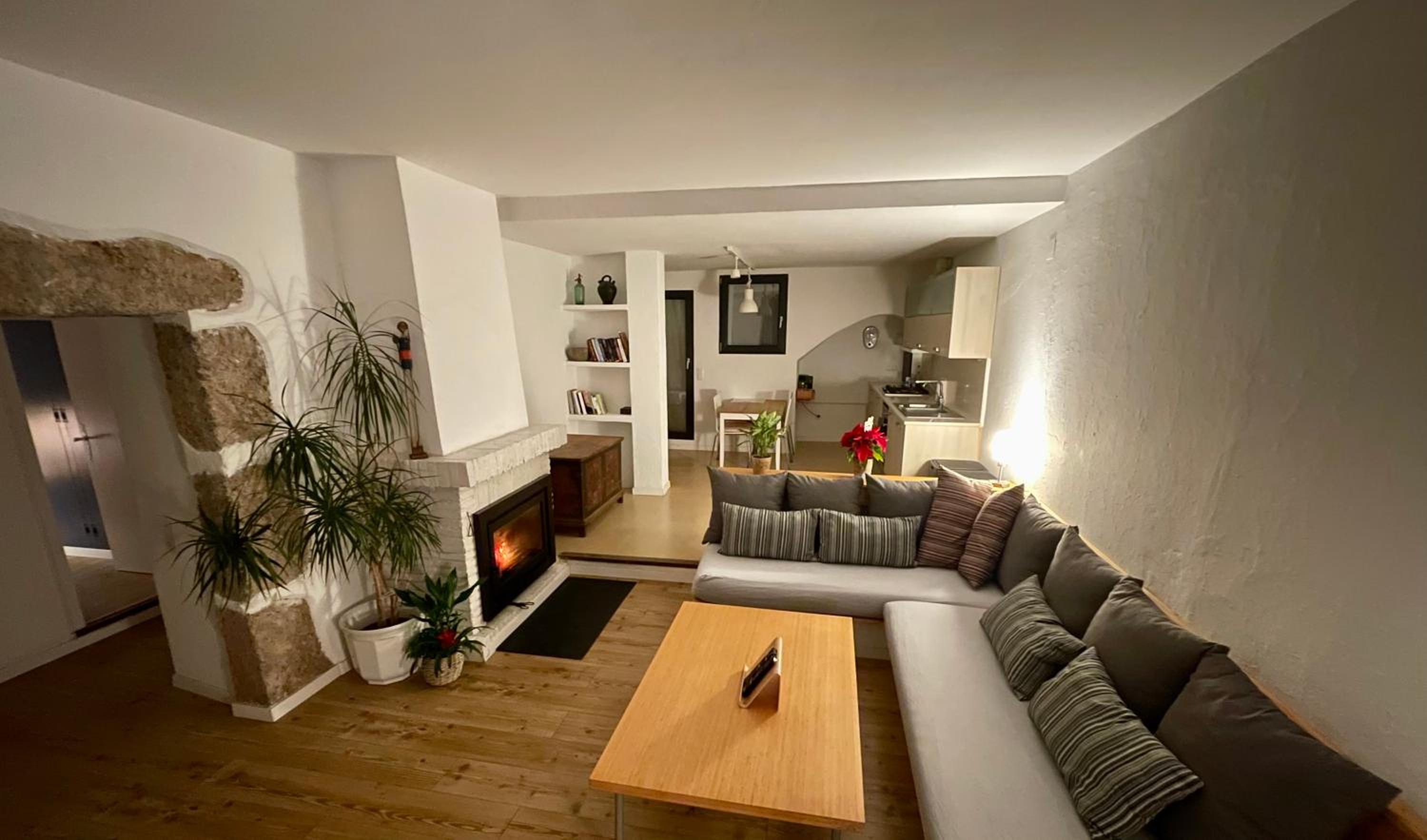 Apartment photo 2