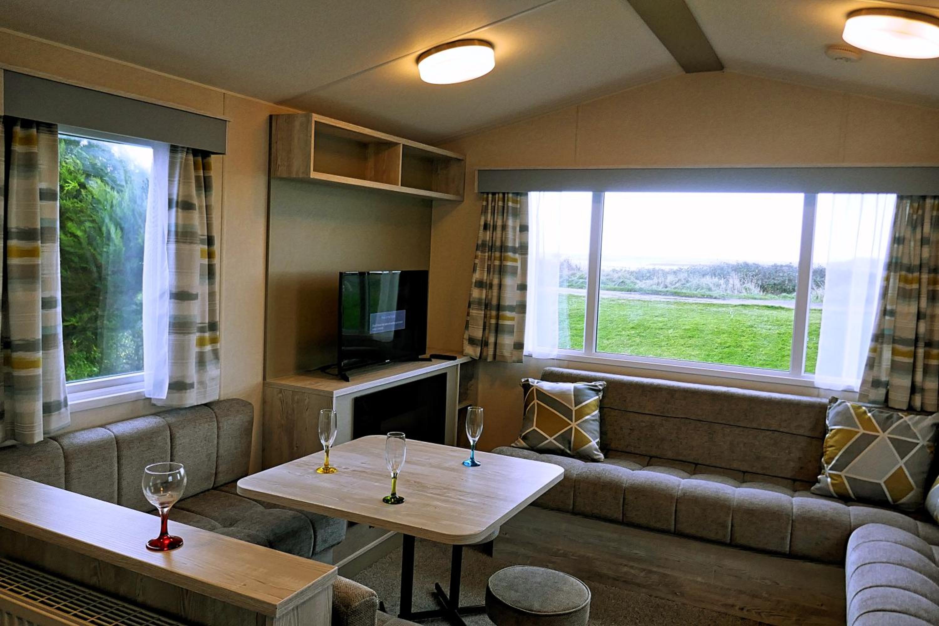 Caravan - Photo 1