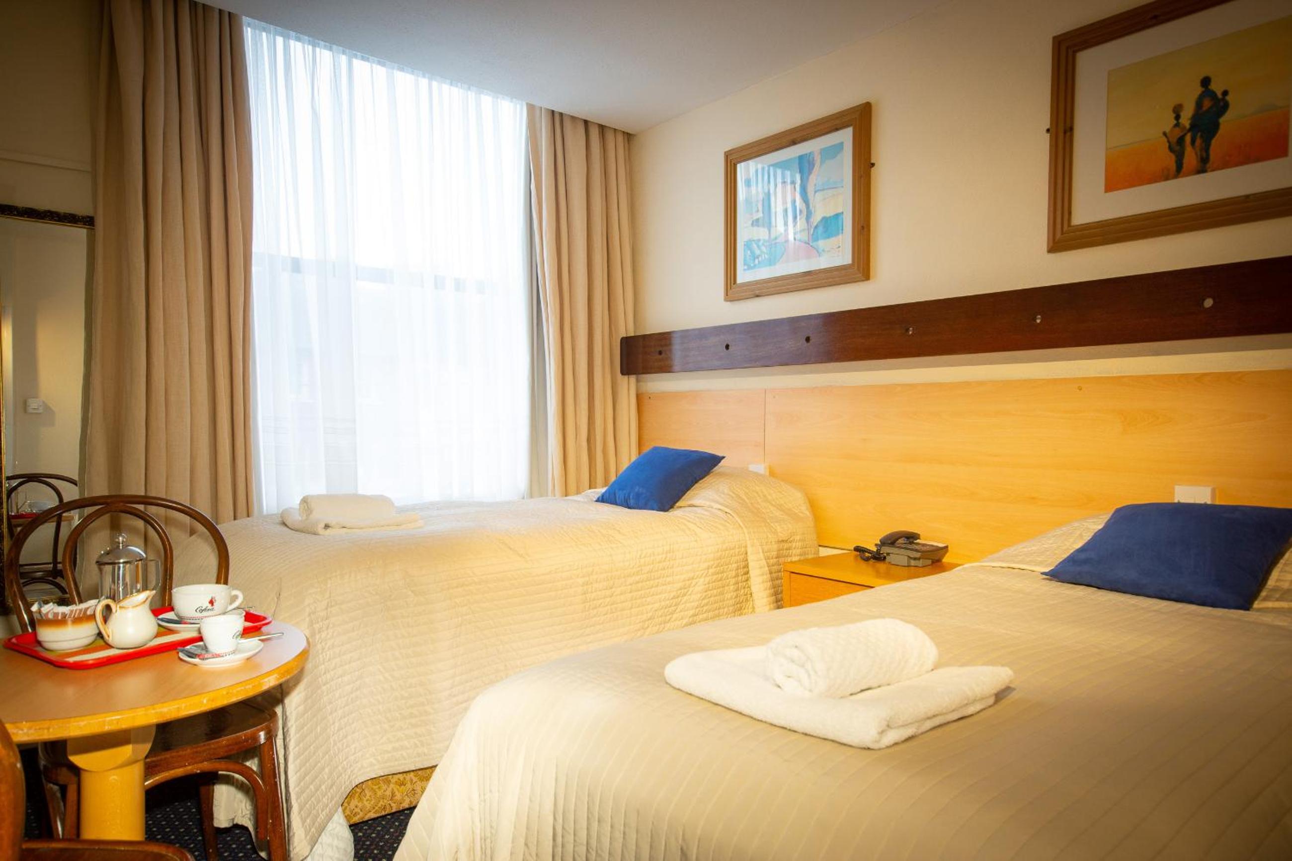 Twin Room - Photo 1