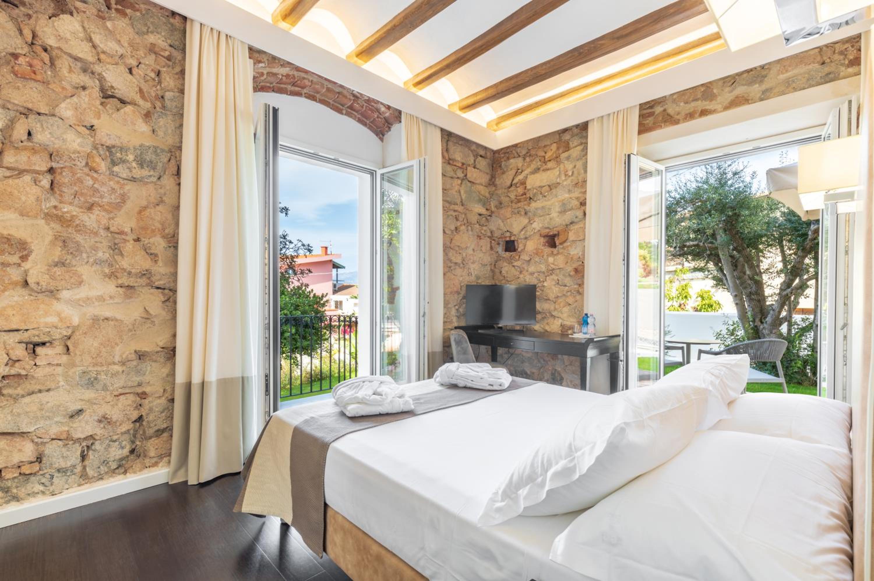 Double Room with Patio