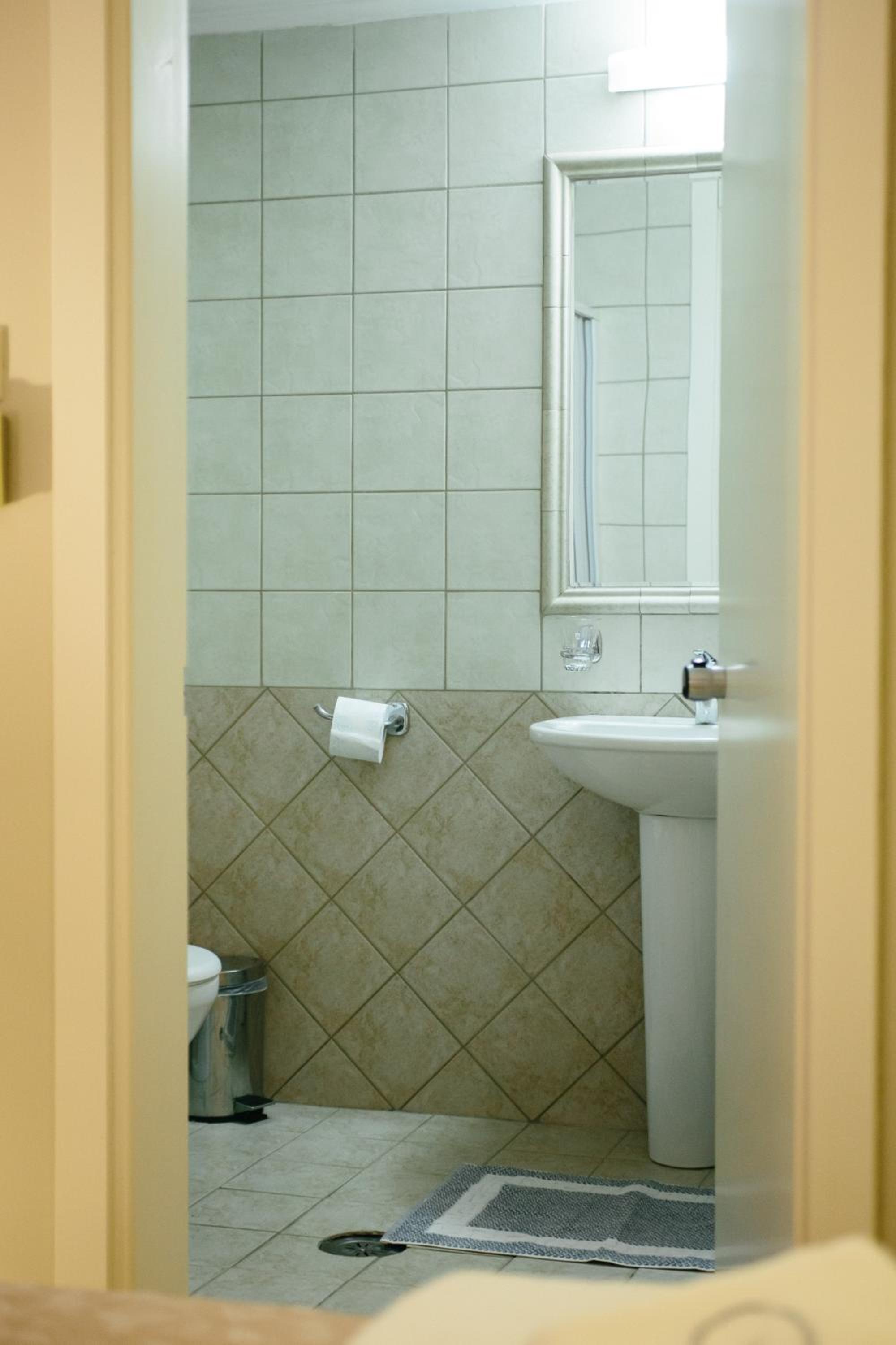 Economy Double or Twin Room - Photo 12