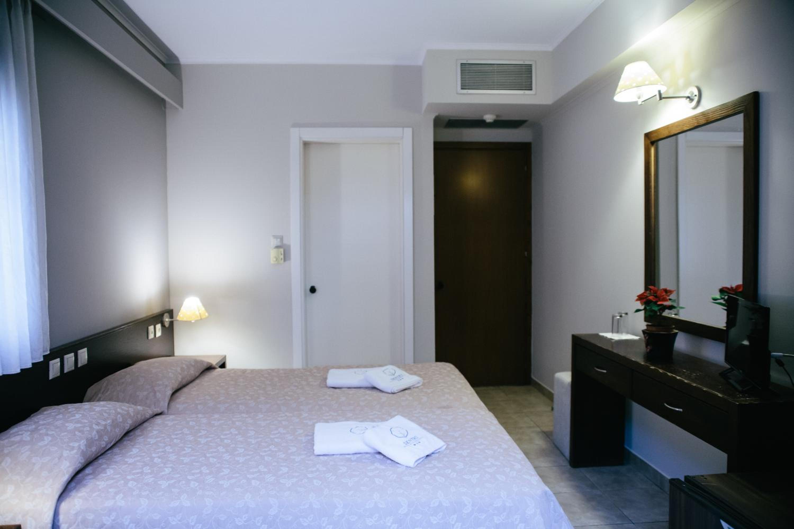 Economy Double or Twin Room - Photo 9
