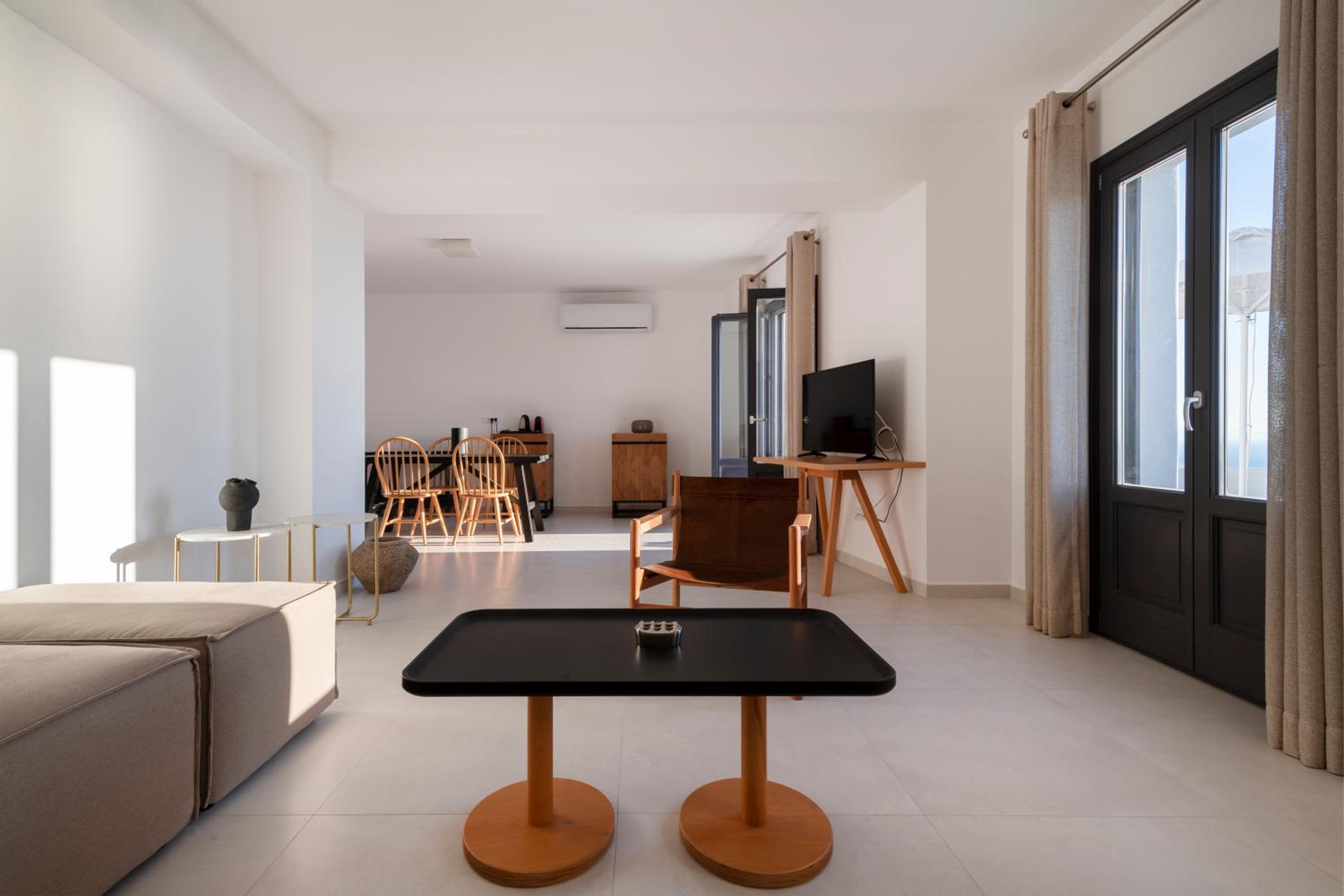 Residence with Private Pool & Sea View