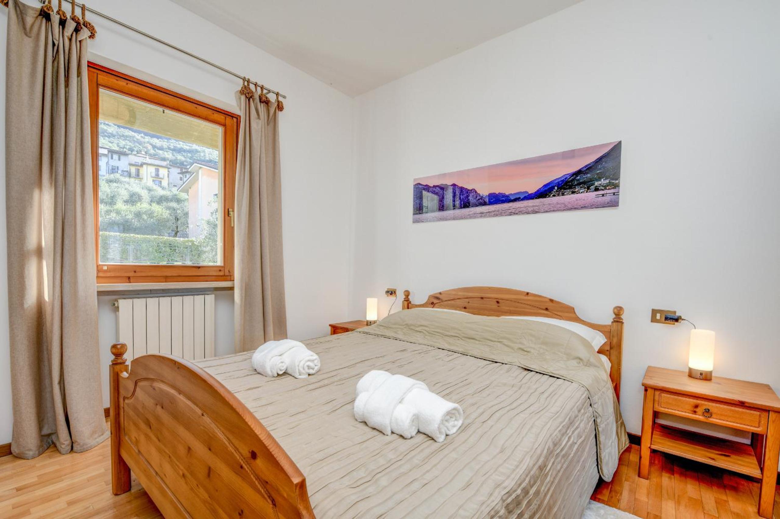 Apartment with Lake View photo 2