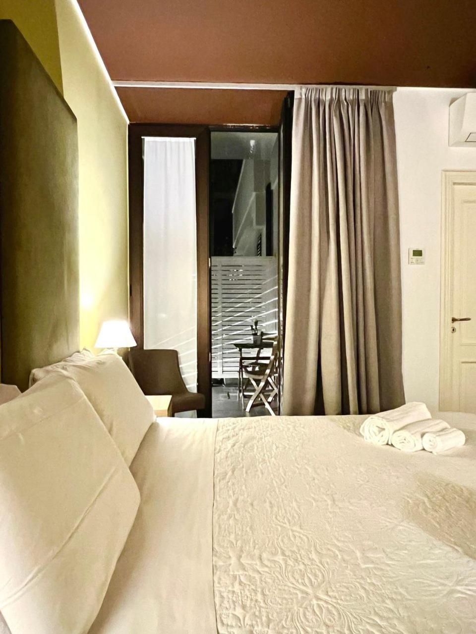 Deluxe Double Room with Terrace photo 2