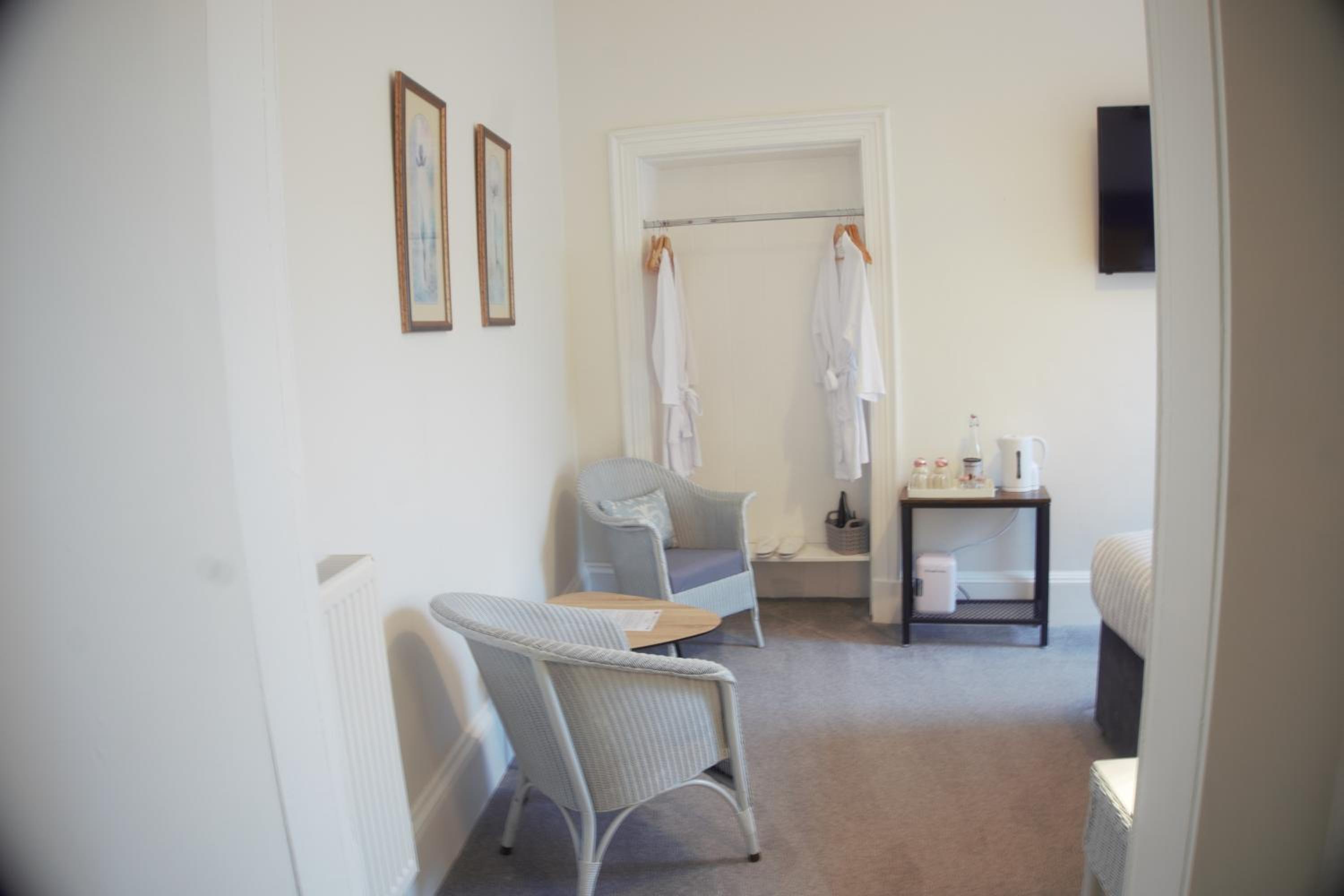 Superior Double or Twin Room - Photo 6