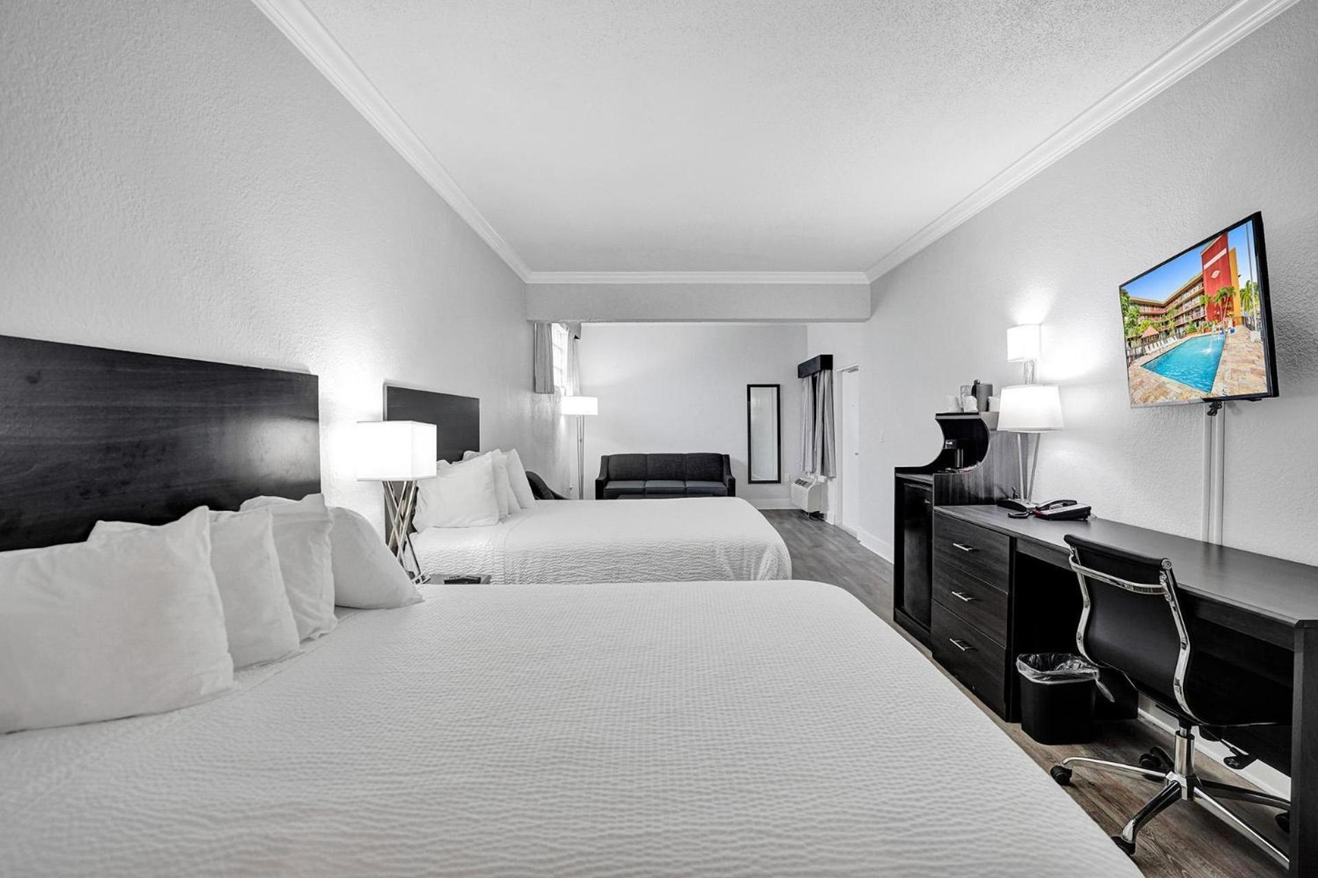 Mini-Suite with Two Queen Beds - Non-Smoking - Photo 1