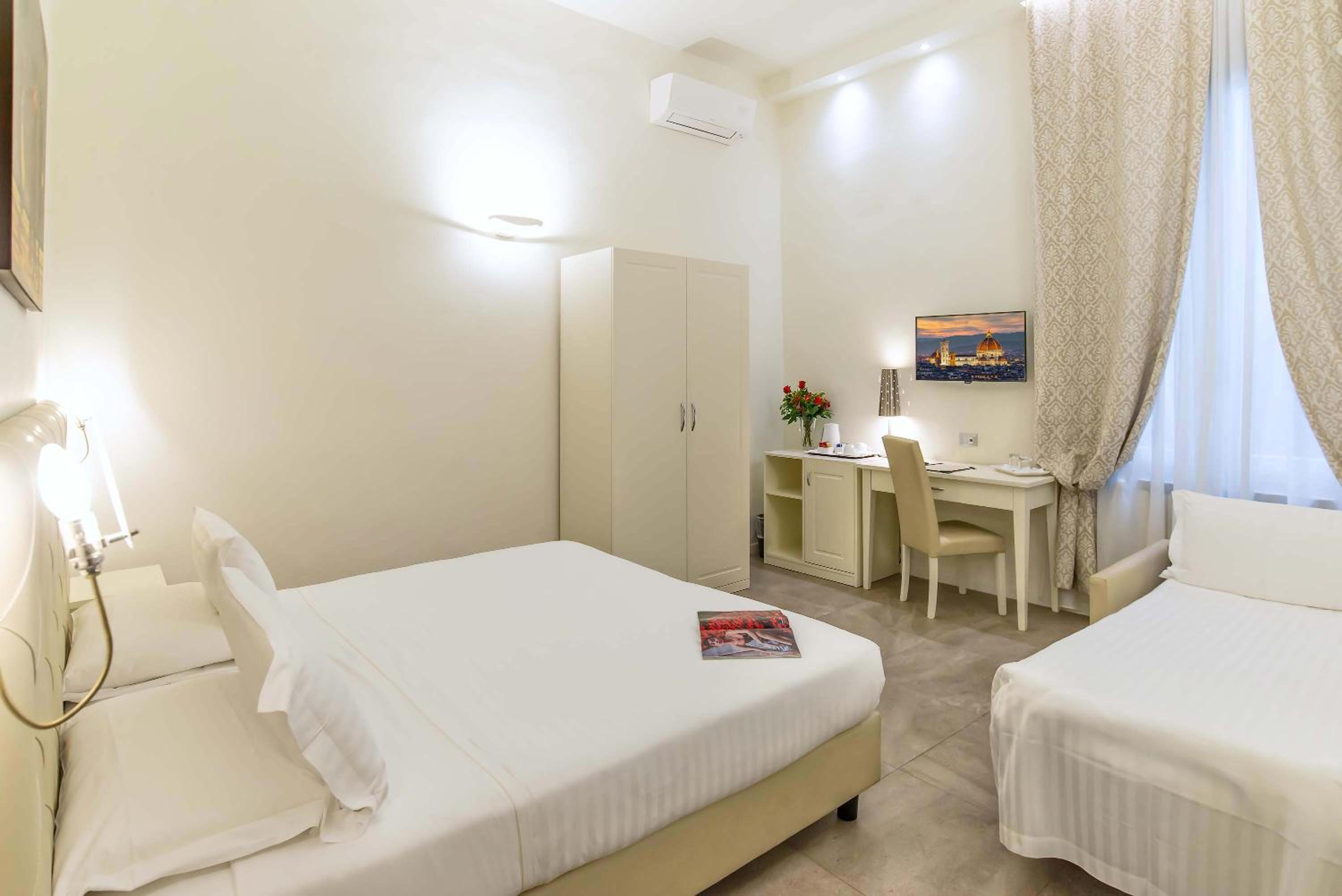 Triple Room - Photo 7