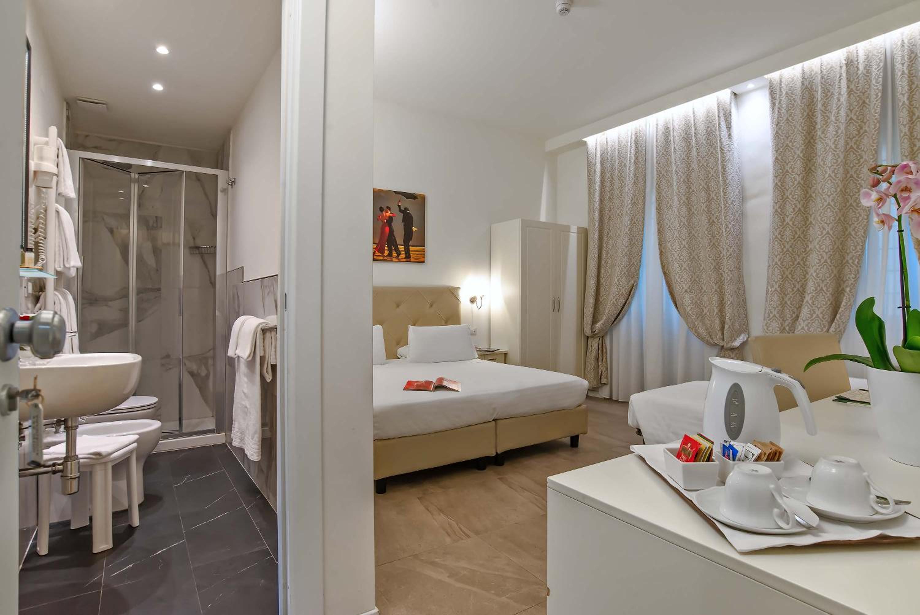 Triple Room - Photo 8