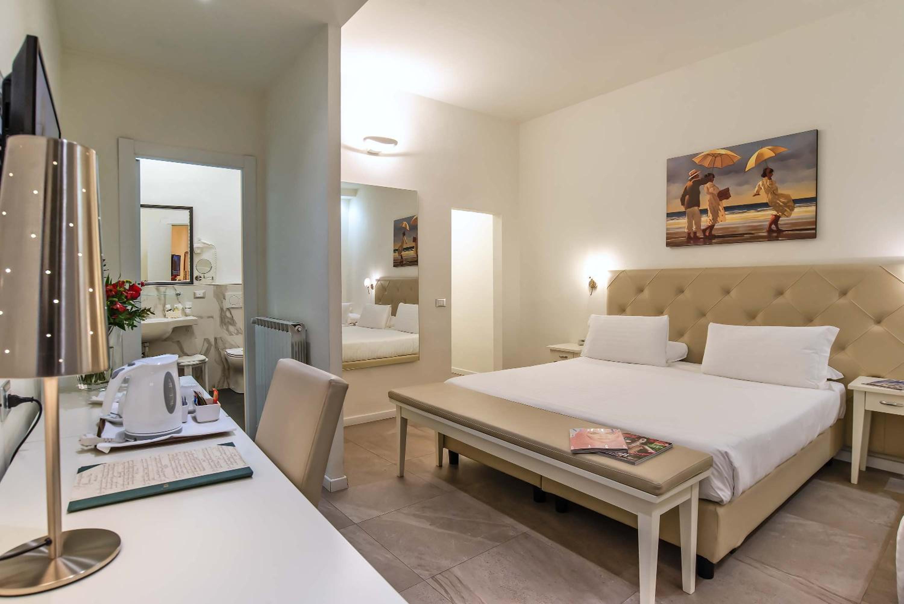 Triple Room - Photo 11