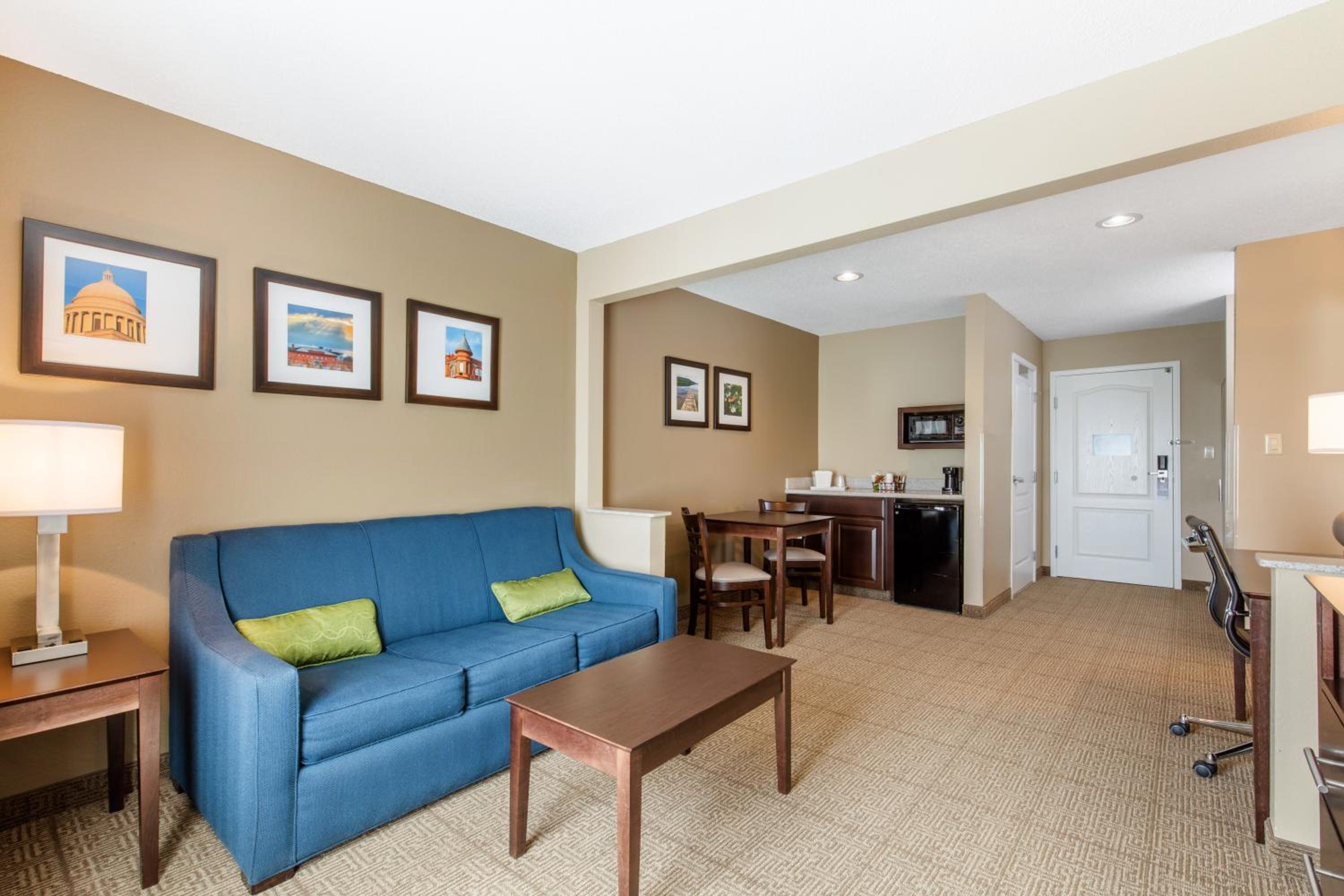 King Suite - Non Smoking photo 1