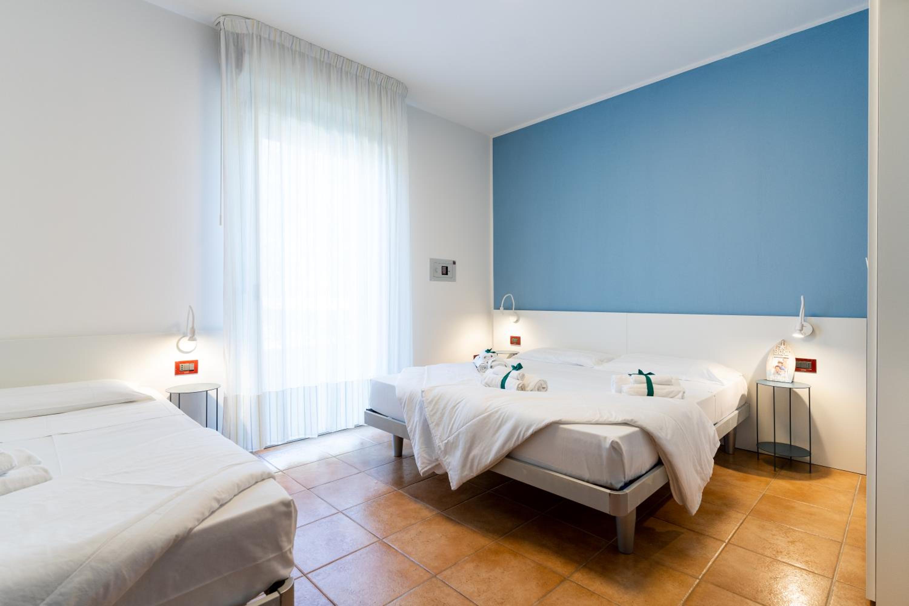 Two-Bedroom Apartment with Balcony photo 3
