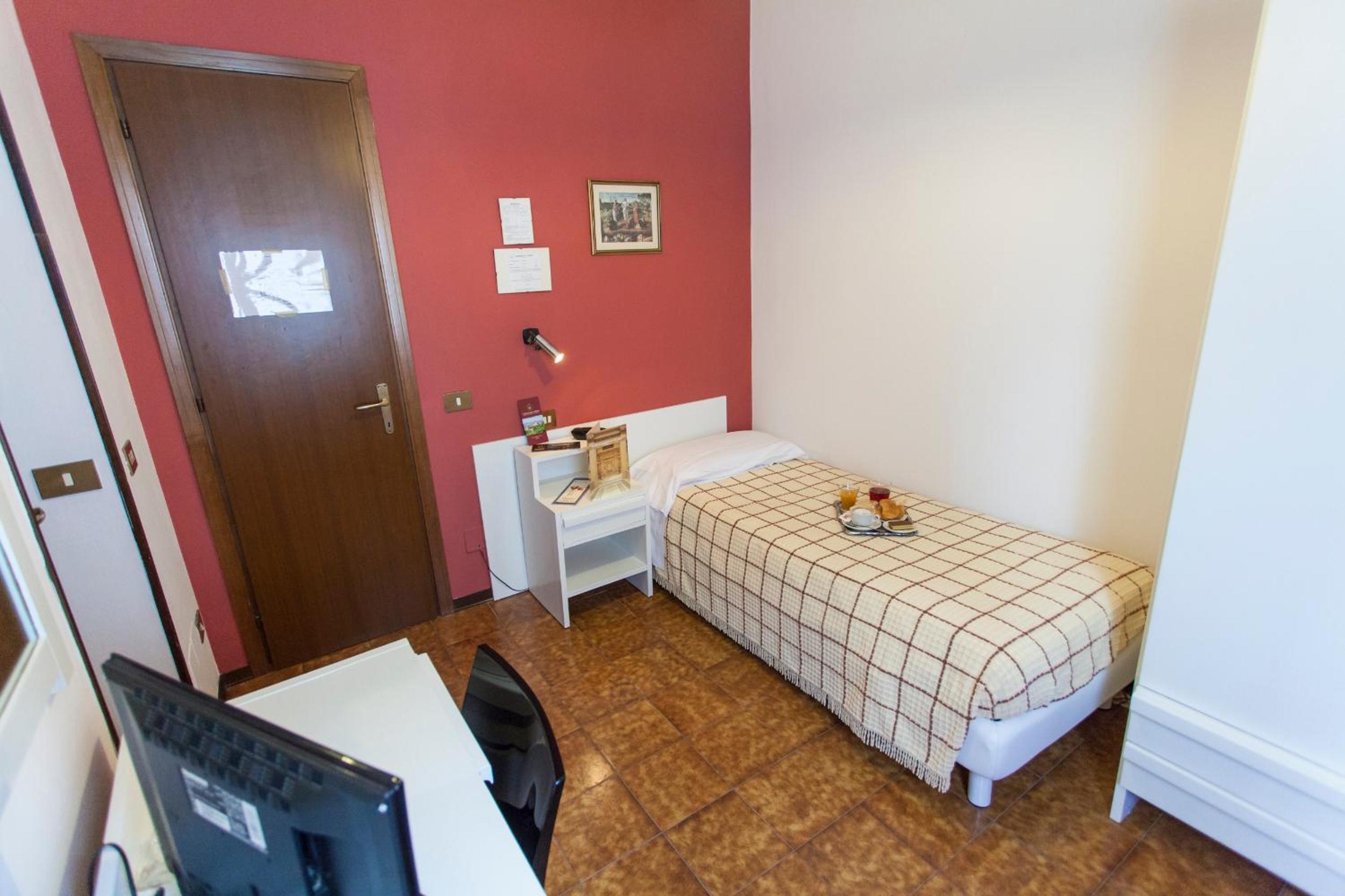 Single Room photo 1