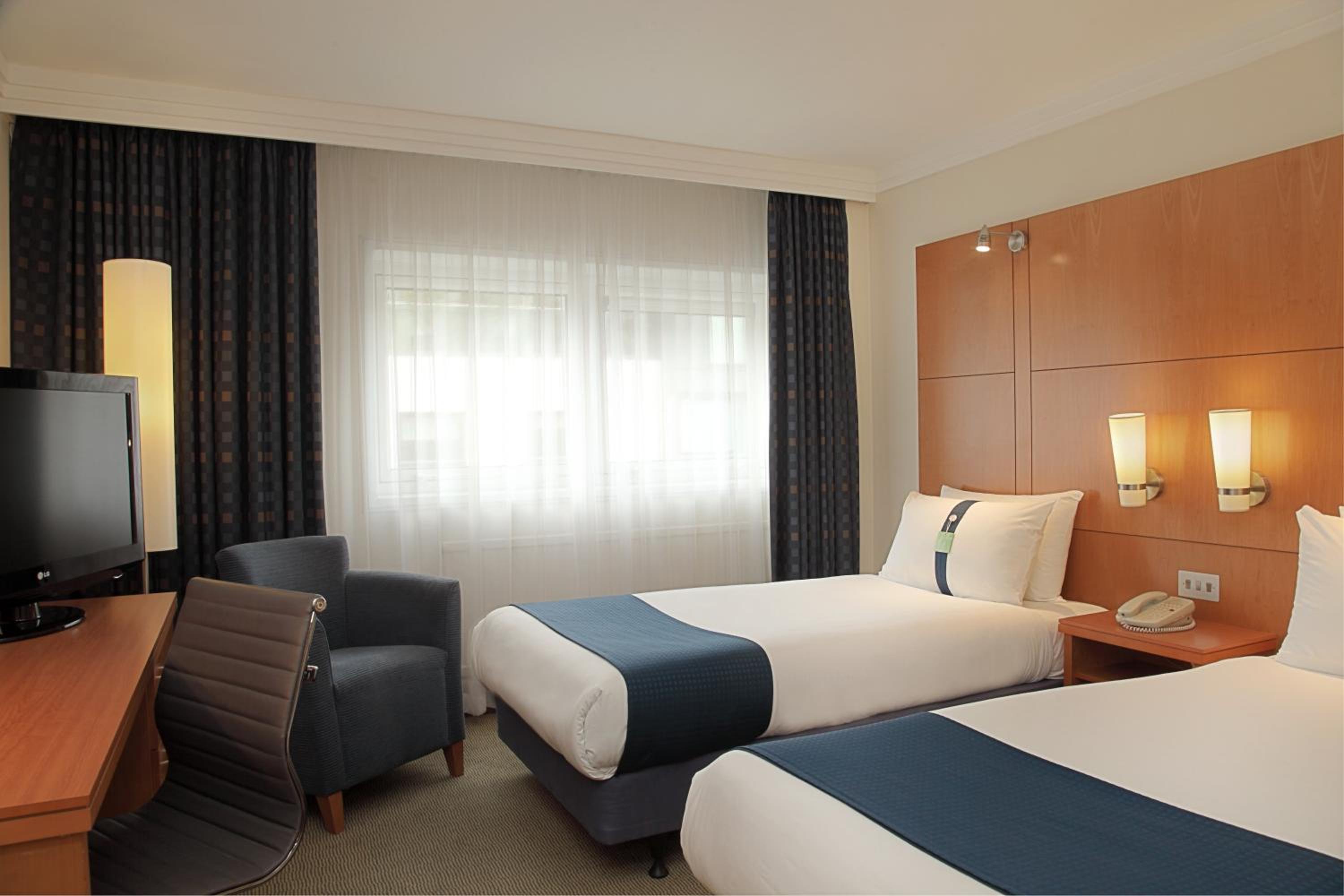 Standard Room with Two Single Beds