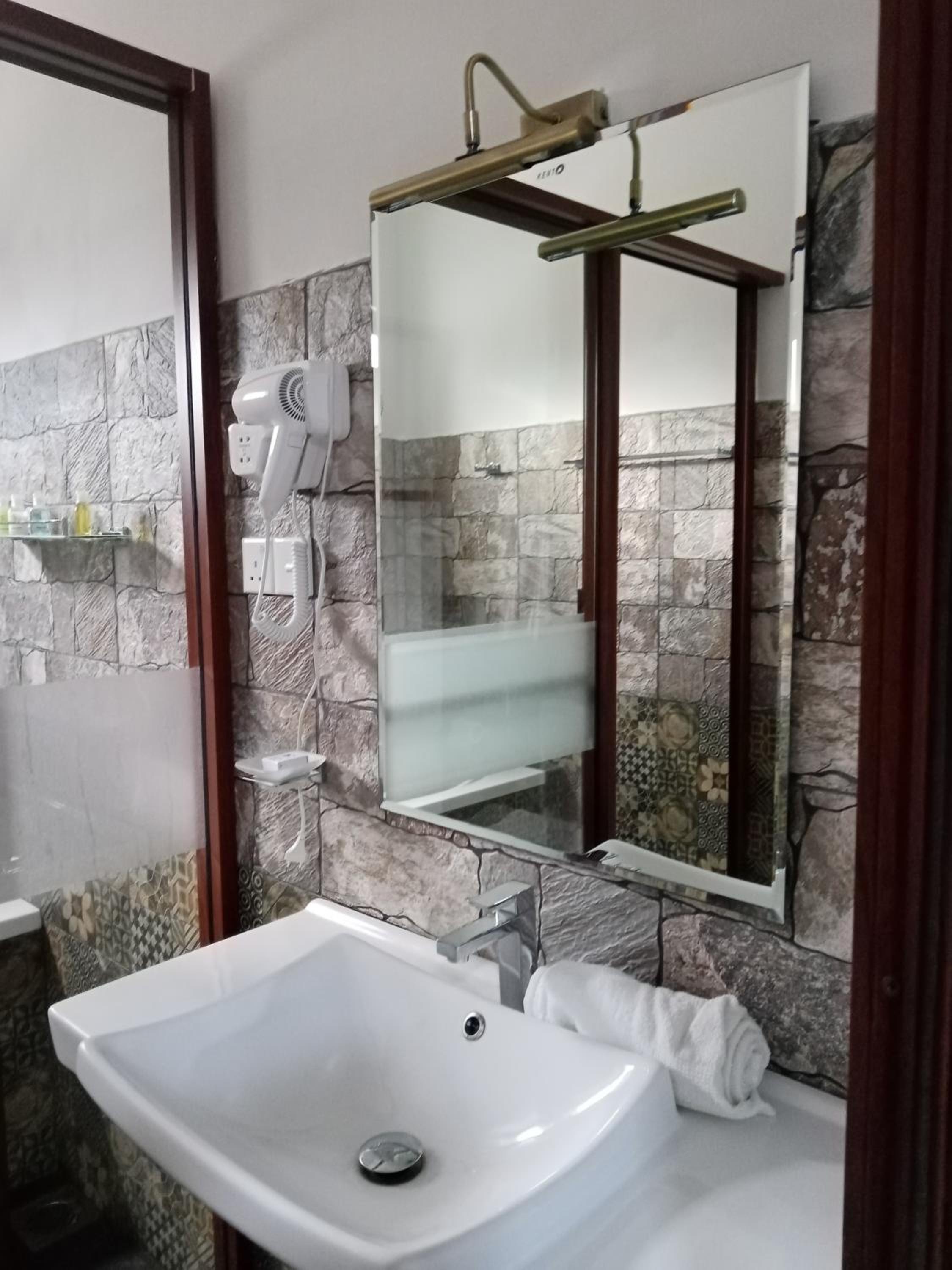 Deluxe Double Room With Balcony photo 3